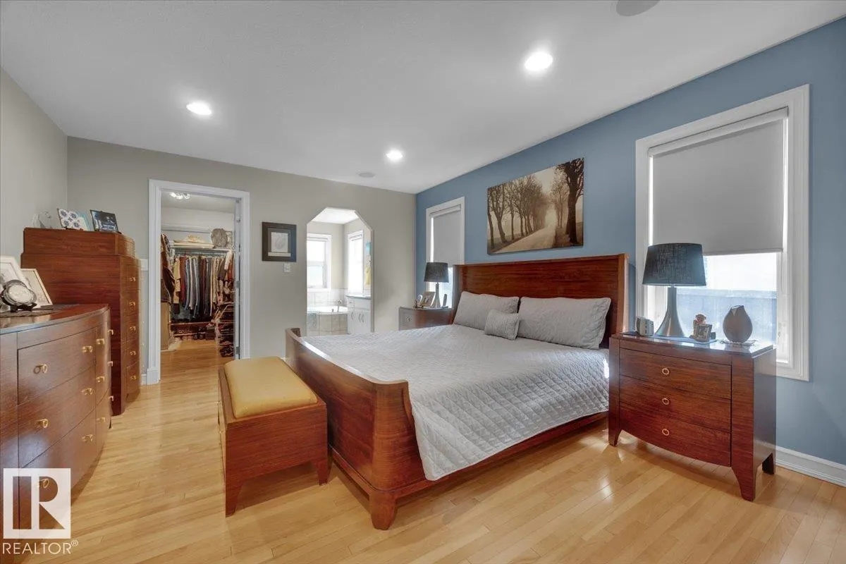 928 THOMPSON Place