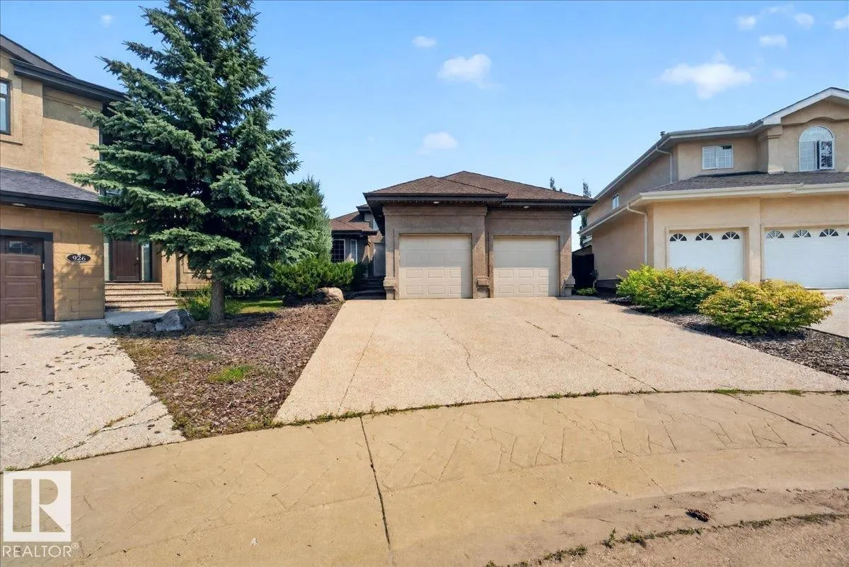 928 THOMPSON Place