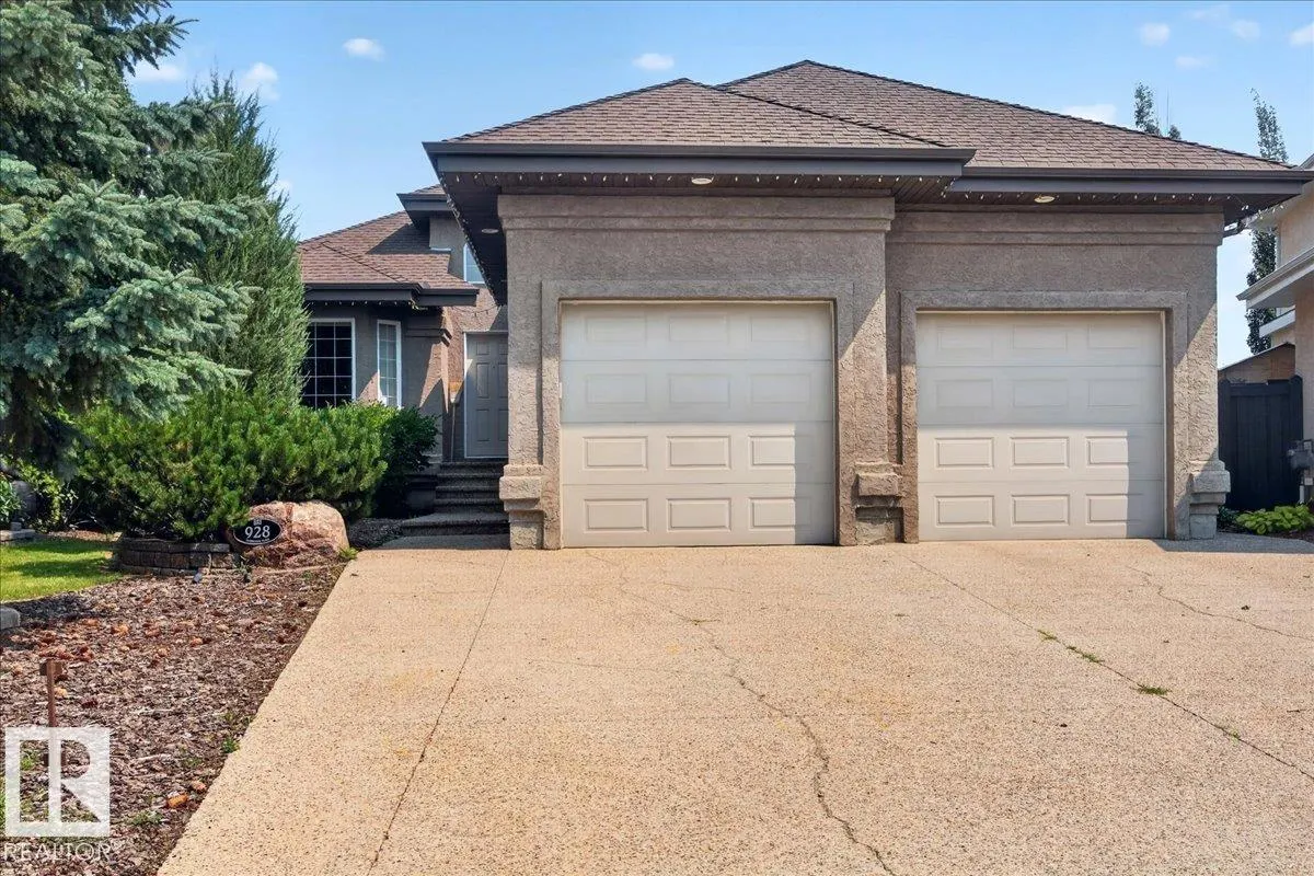 928 THOMPSON Place