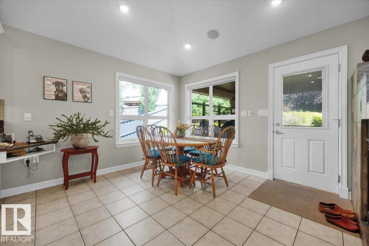 928 THOMPSON Place