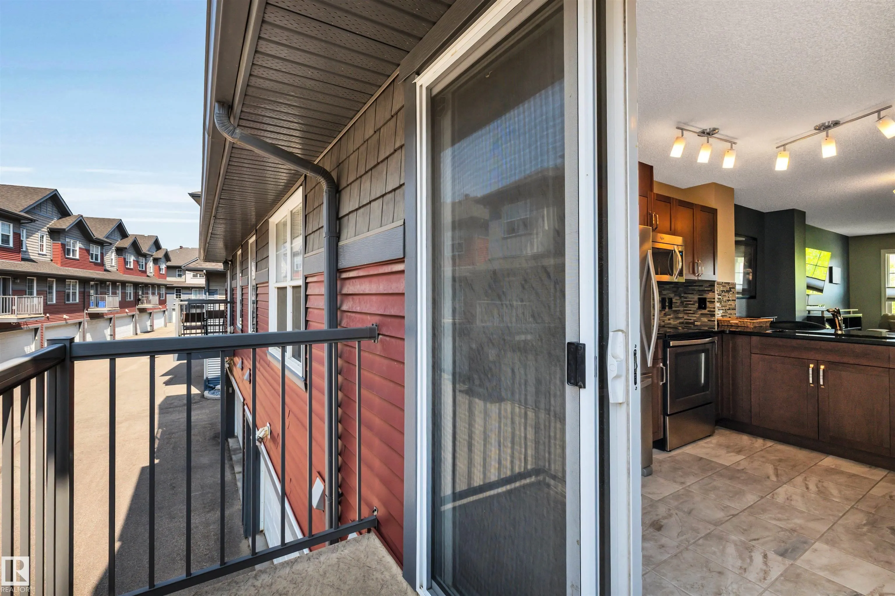 571 ORCHARDS Boulevard