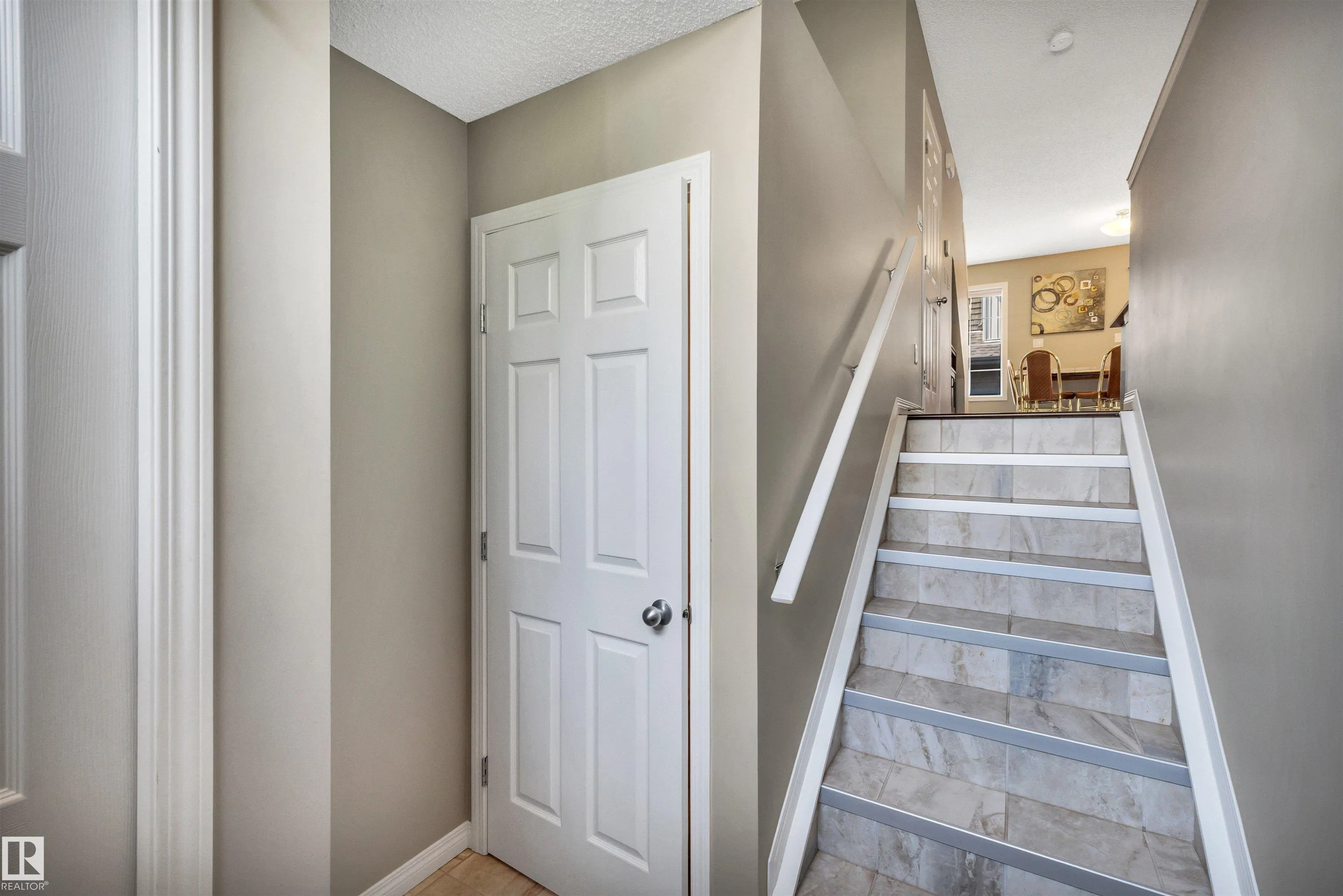 571 ORCHARDS Boulevard