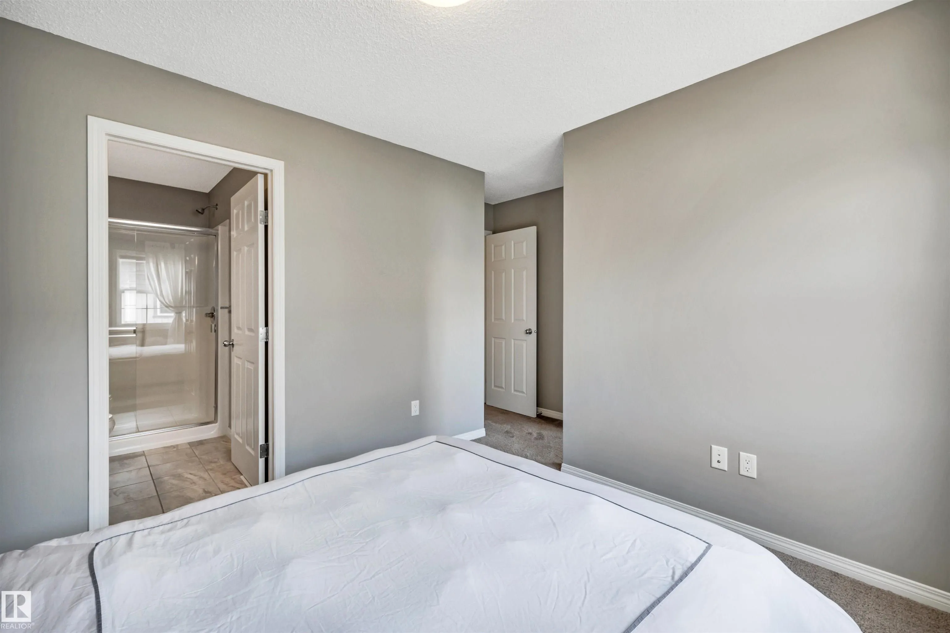 571 ORCHARDS Boulevard