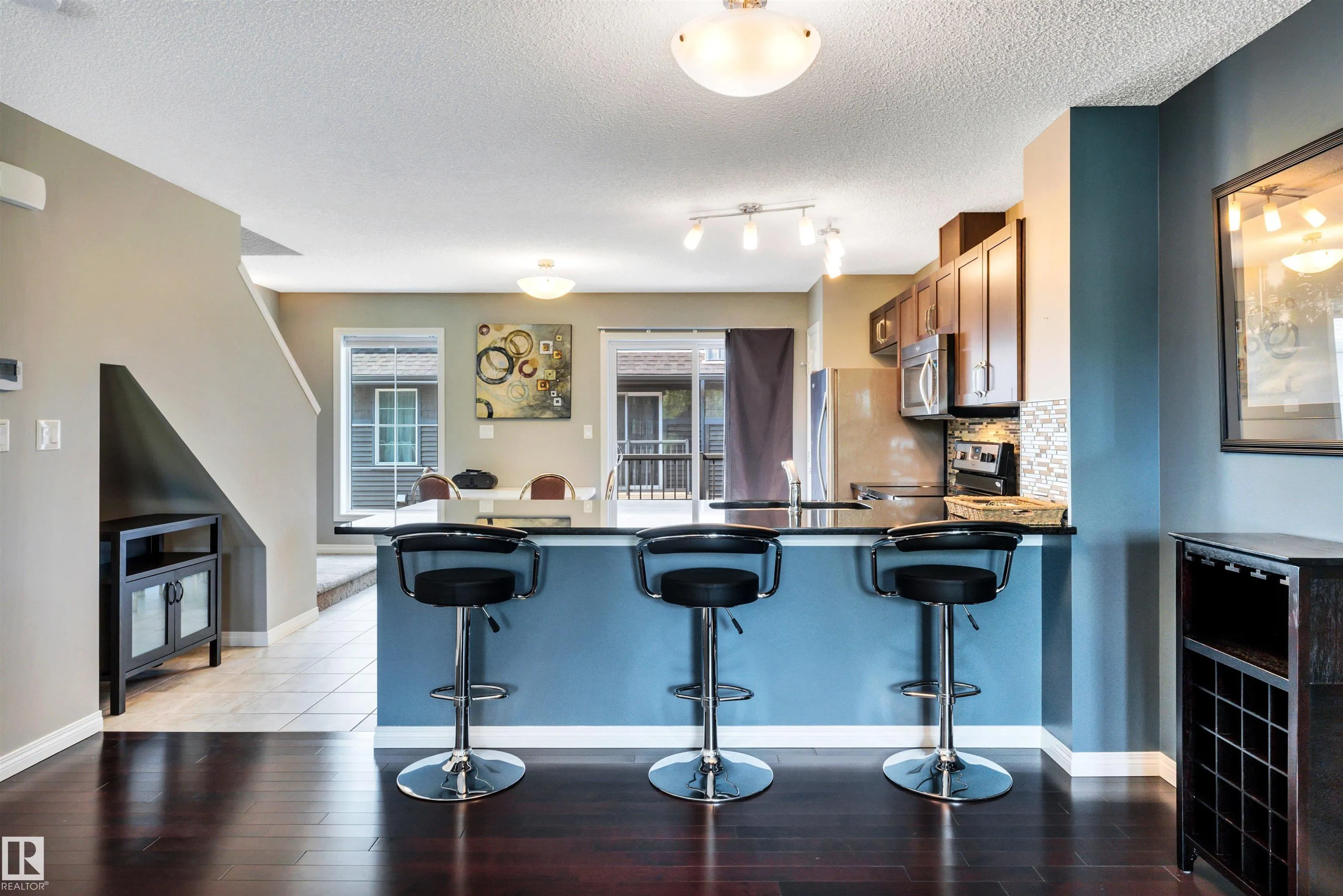 571 ORCHARDS Boulevard