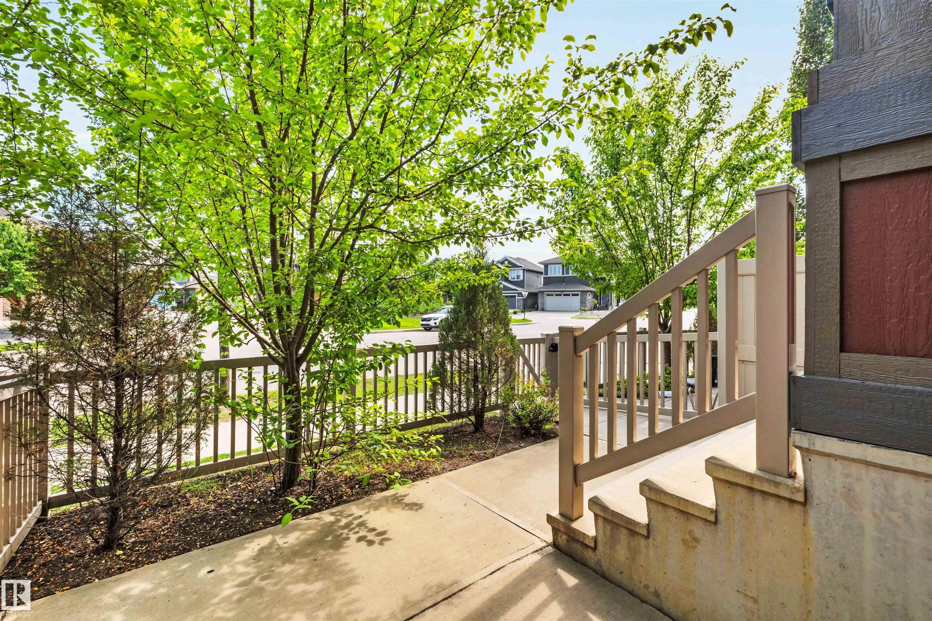 571 ORCHARDS Boulevard