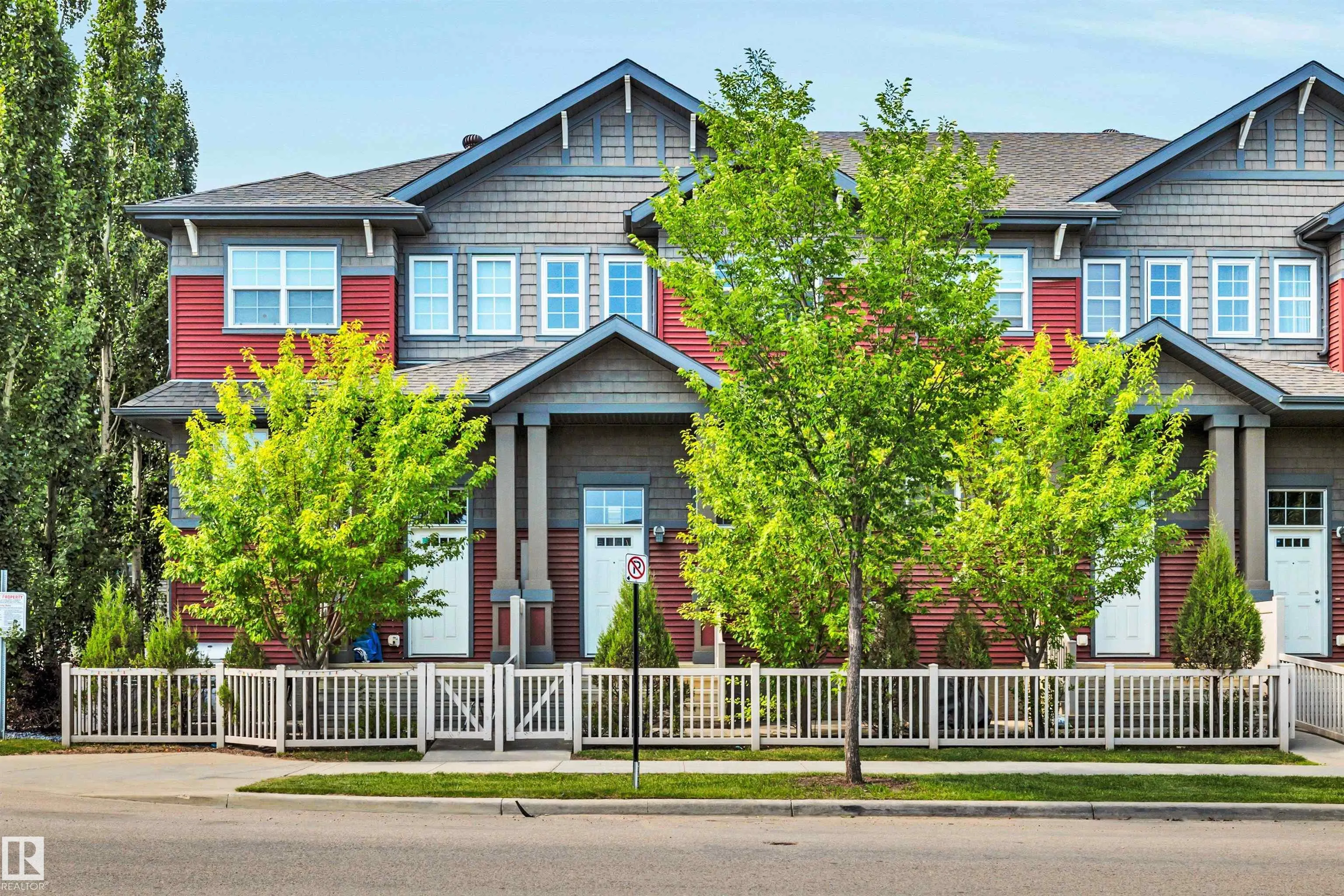 571 ORCHARDS Boulevard