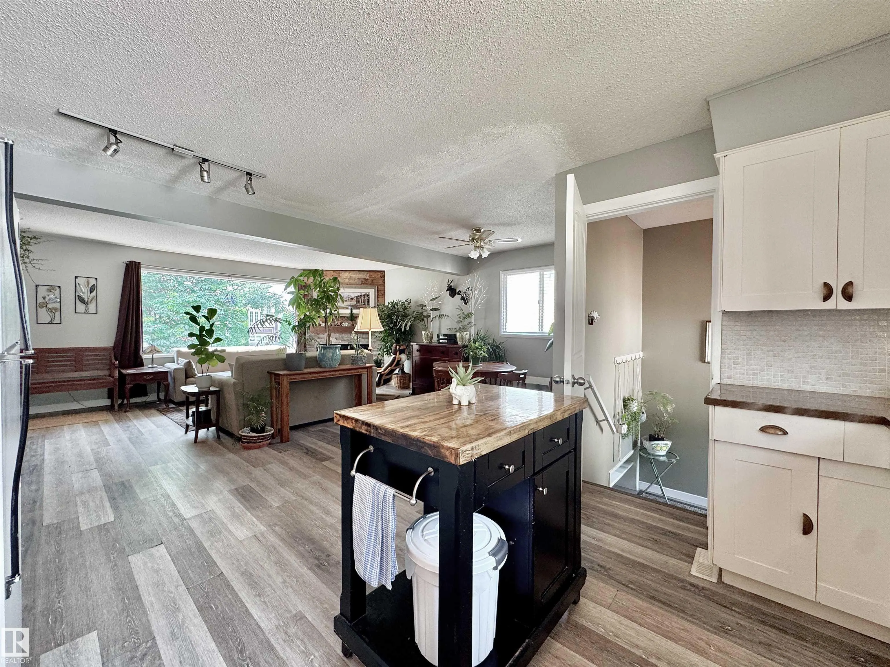 119 GARLAND Crescent
