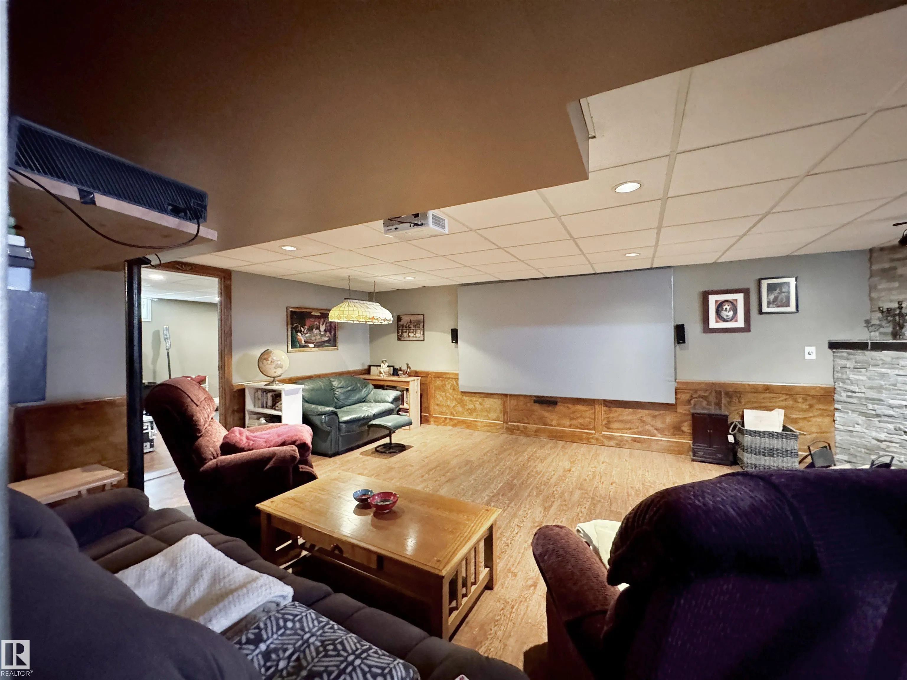 119 GARLAND Crescent