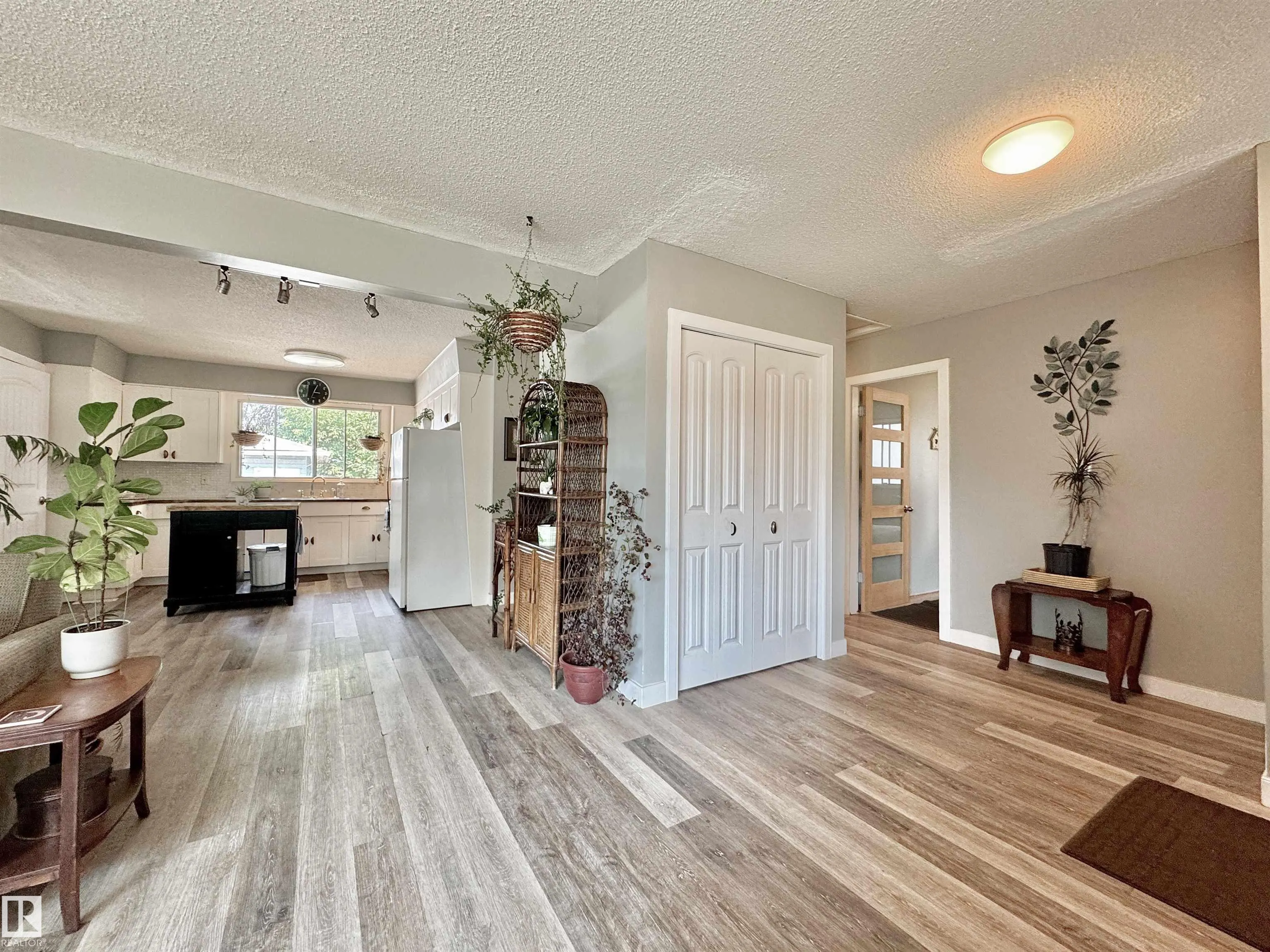 119 GARLAND Crescent