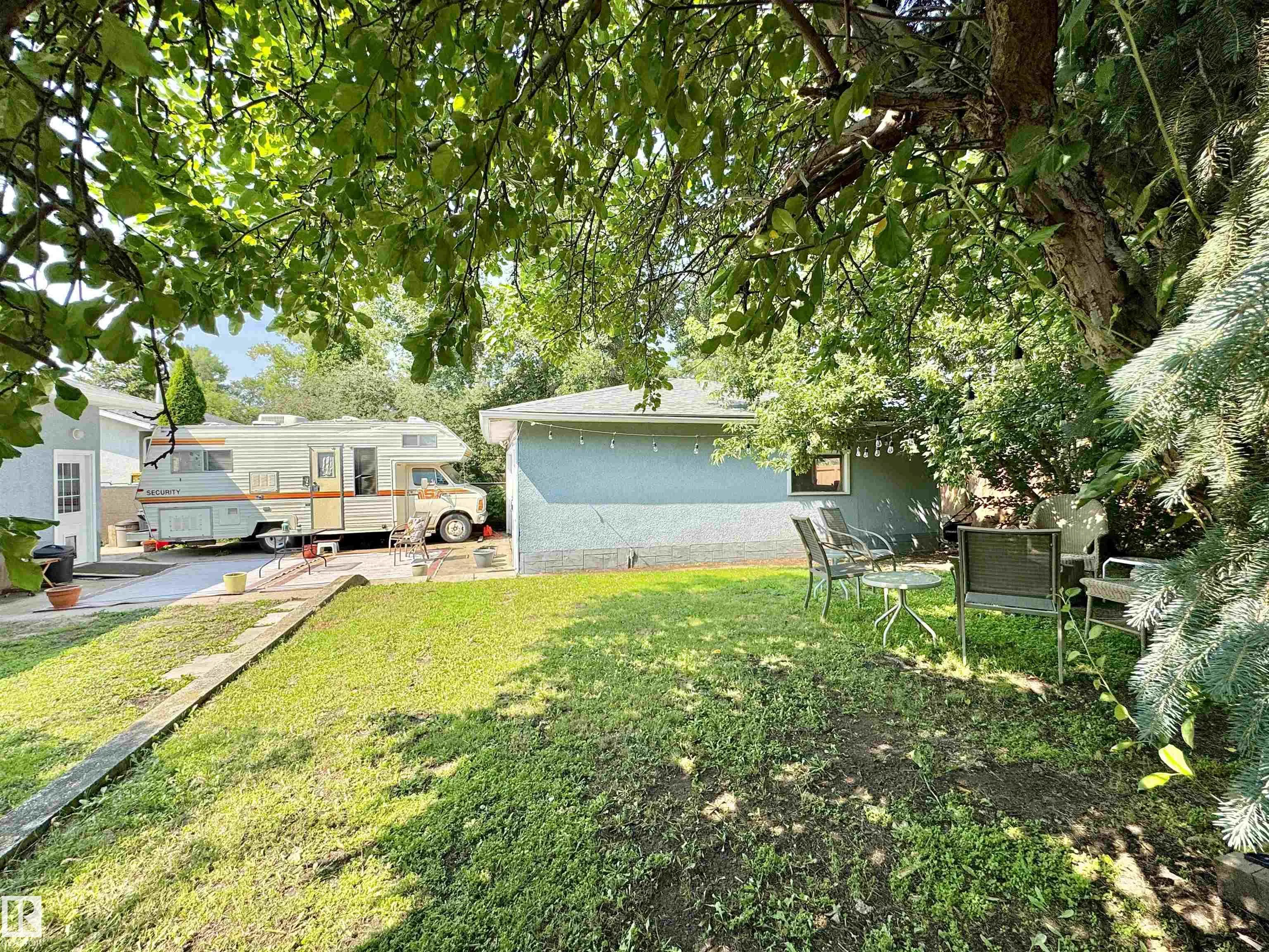 119 GARLAND Crescent