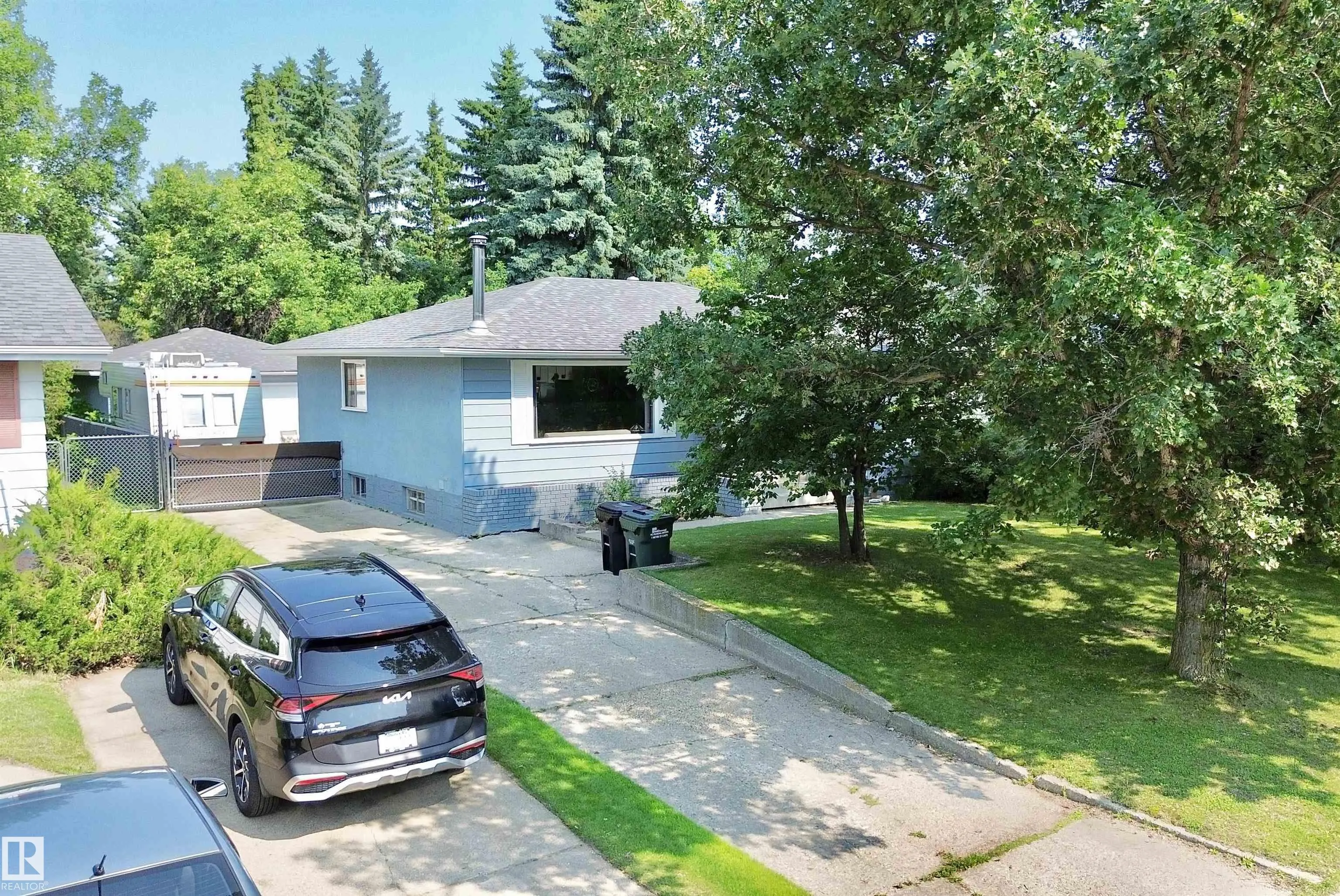 119 GARLAND Crescent