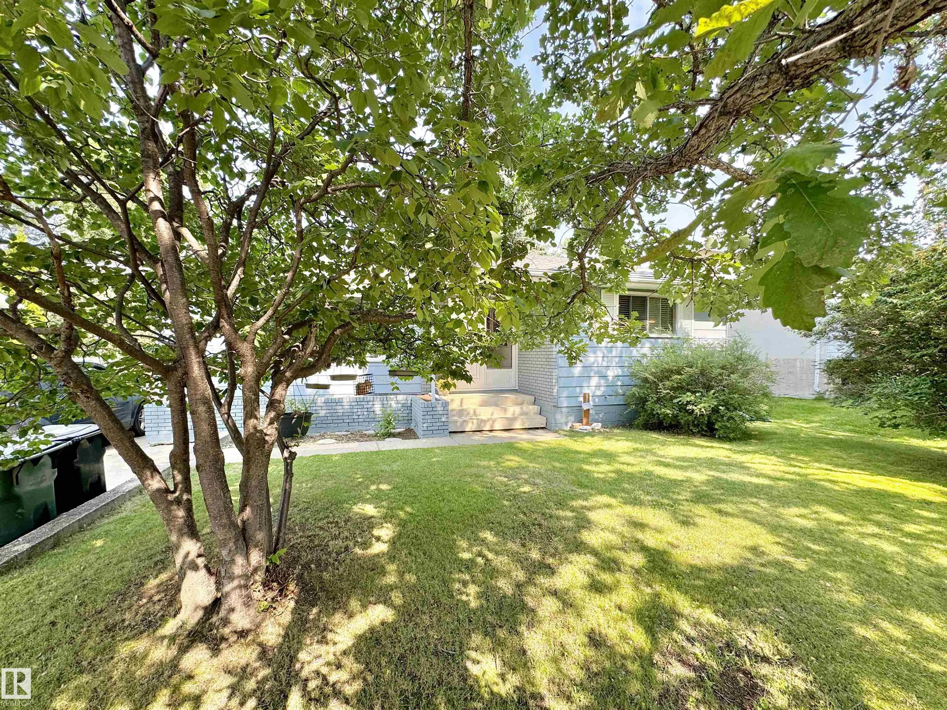 119 GARLAND Crescent