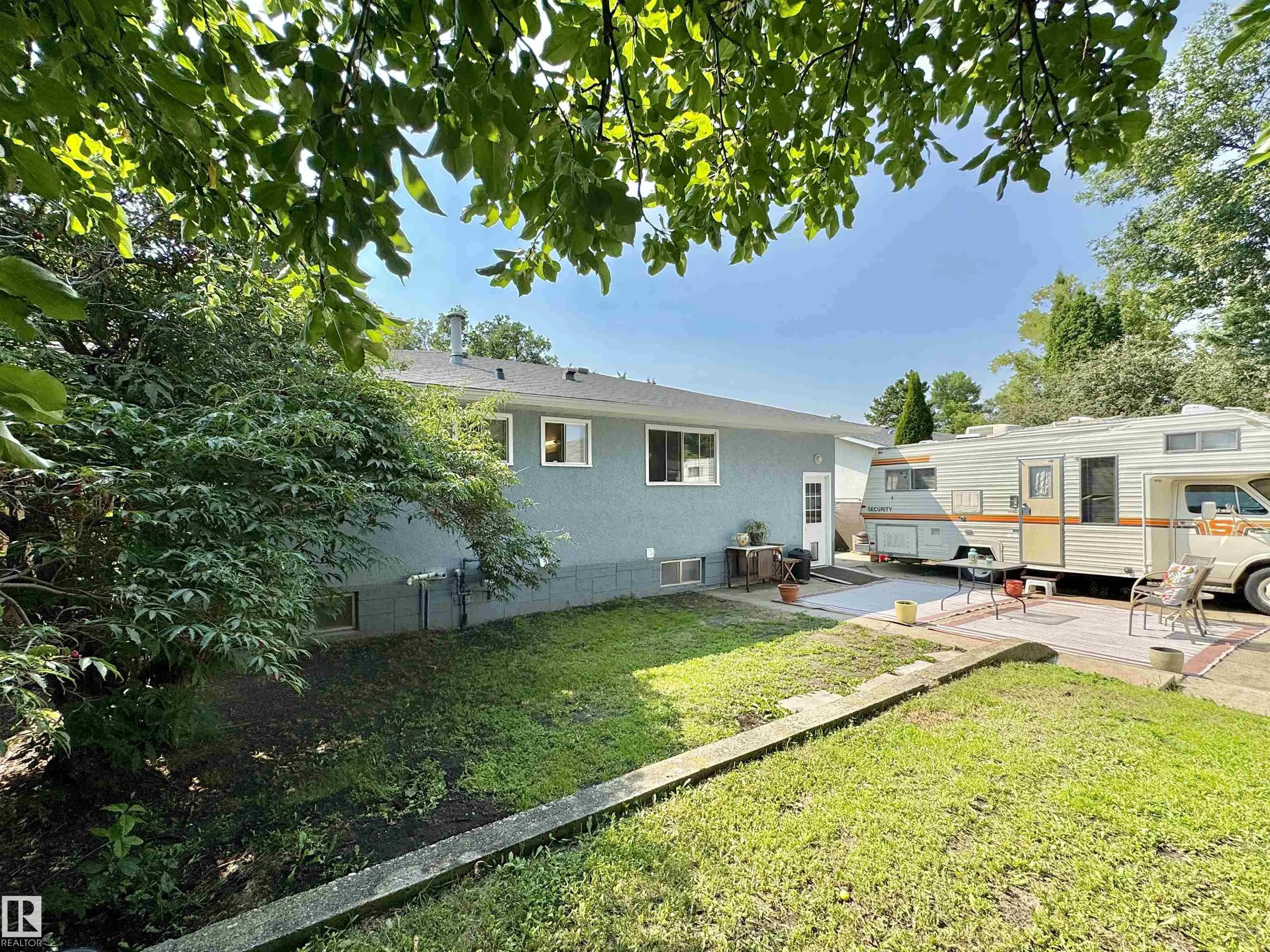 119 GARLAND Crescent