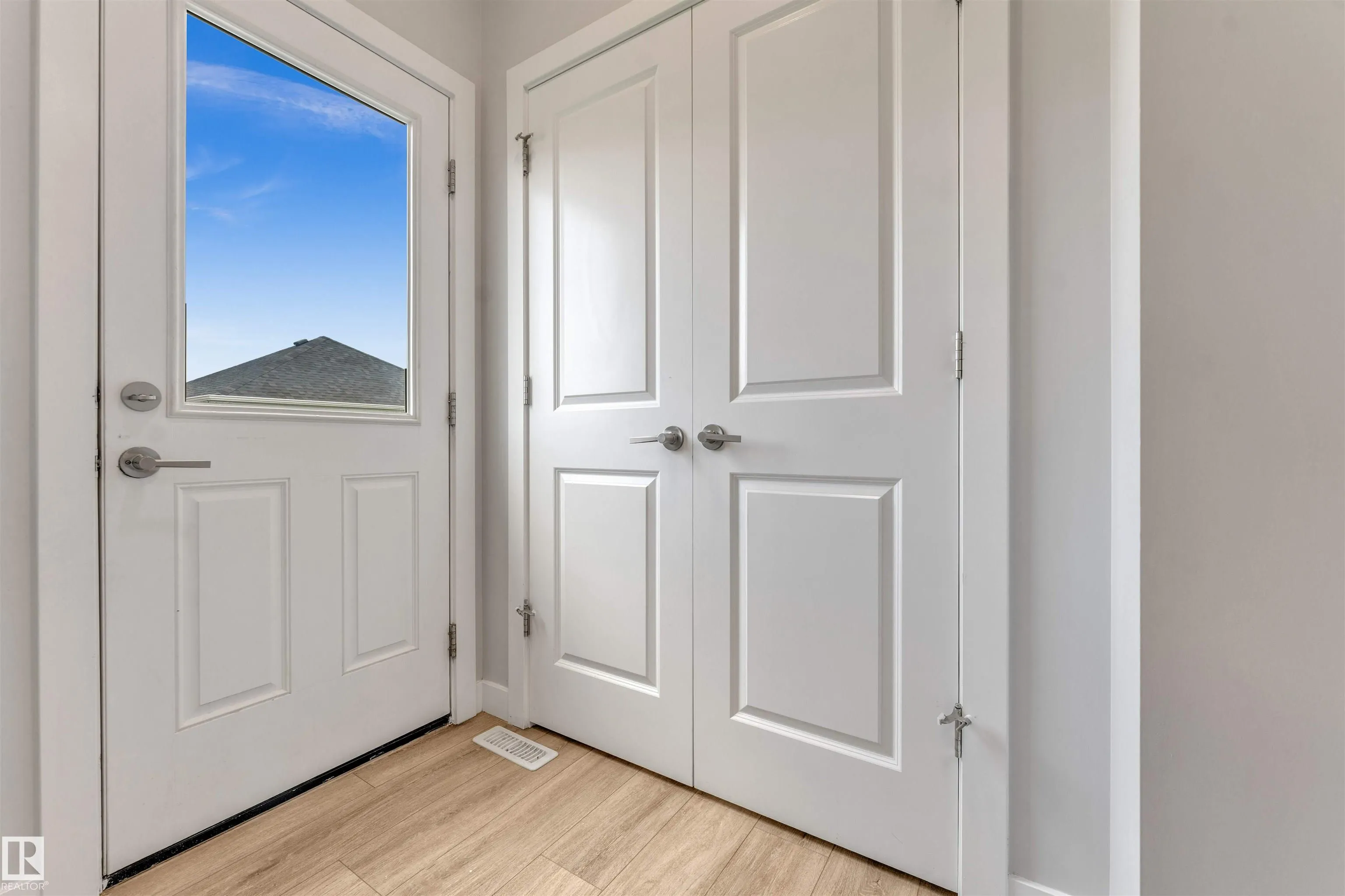 562 GLENRIDDING RAVINE Drive