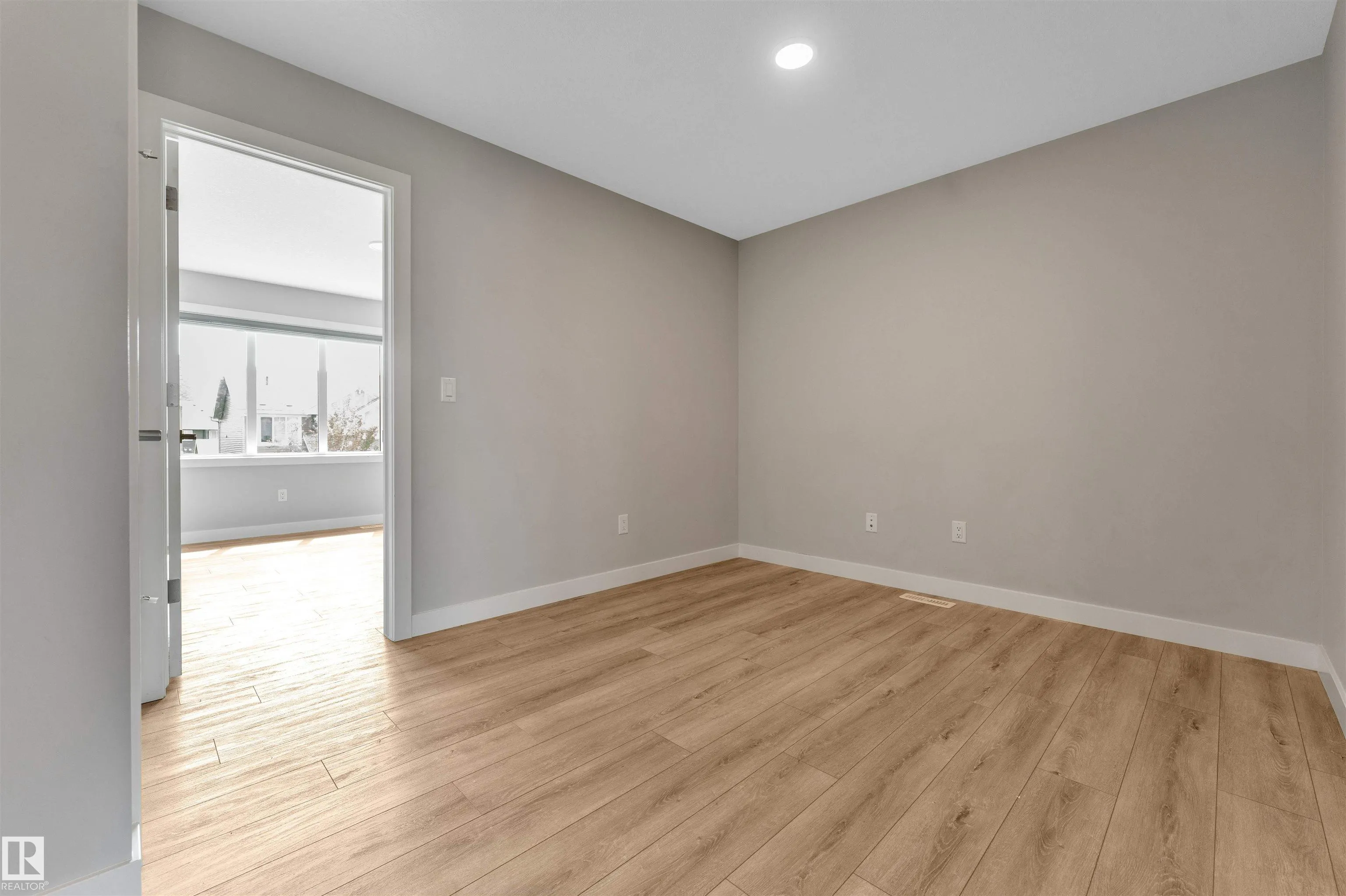 562 GLENRIDDING RAVINE Drive