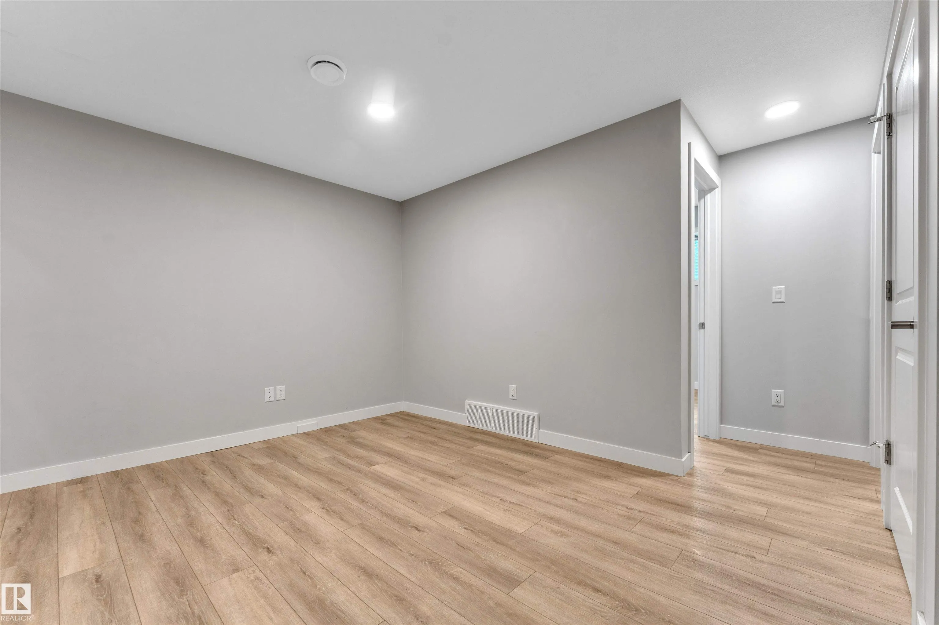 562 GLENRIDDING RAVINE Drive