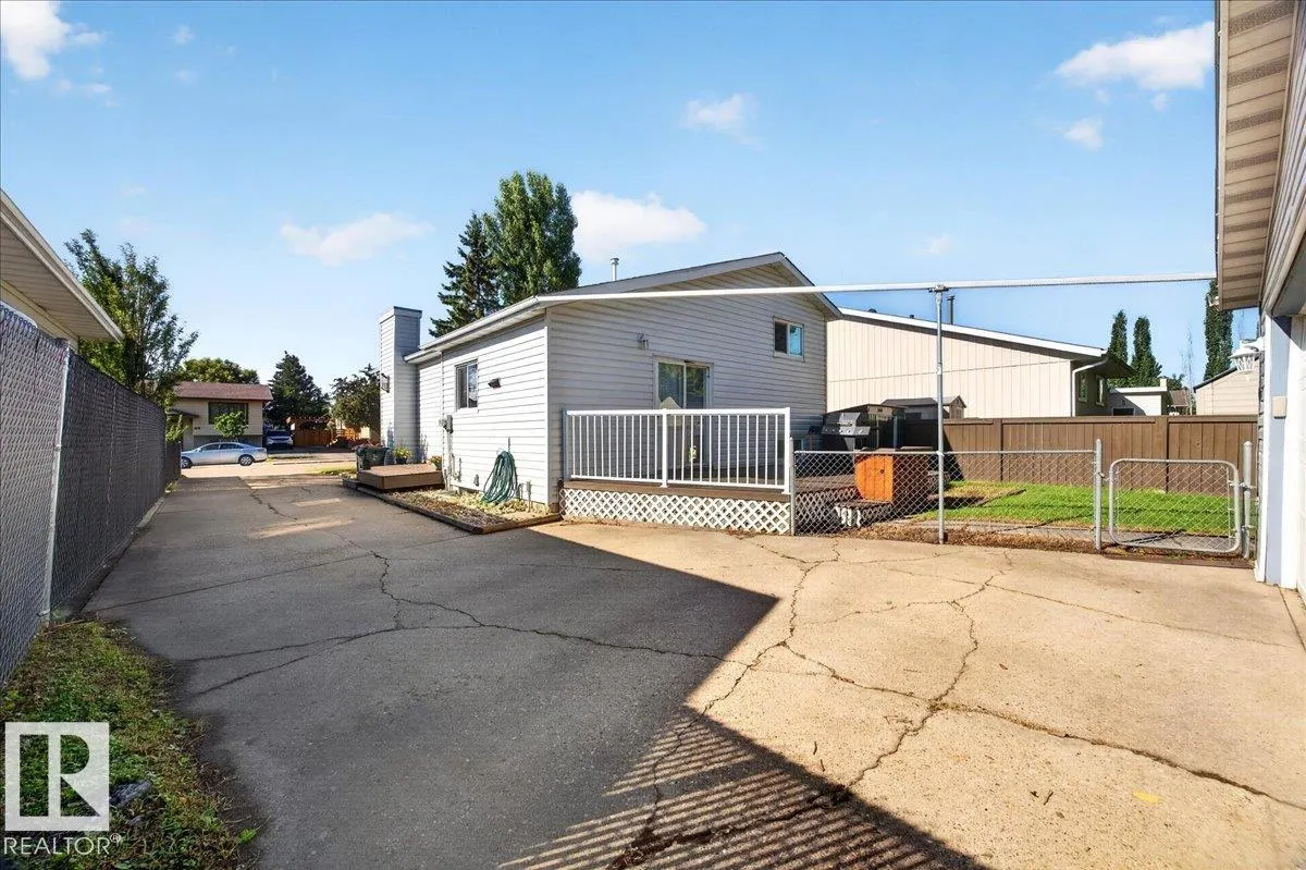 39 MCNABB Crescent
