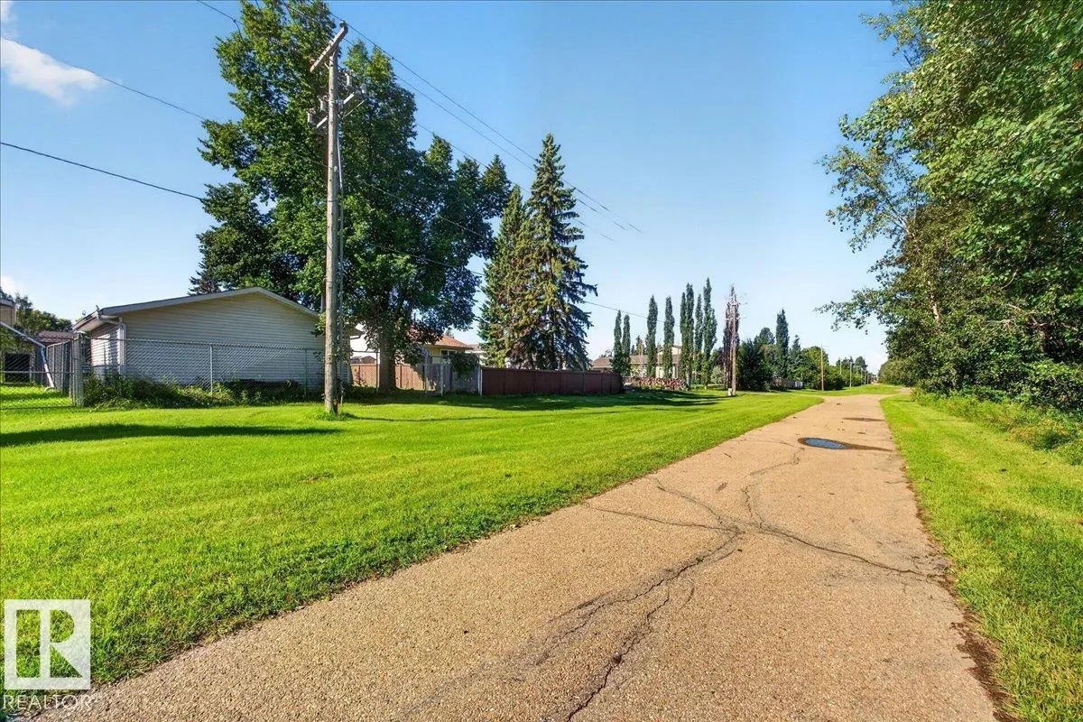 39 MCNABB Crescent
