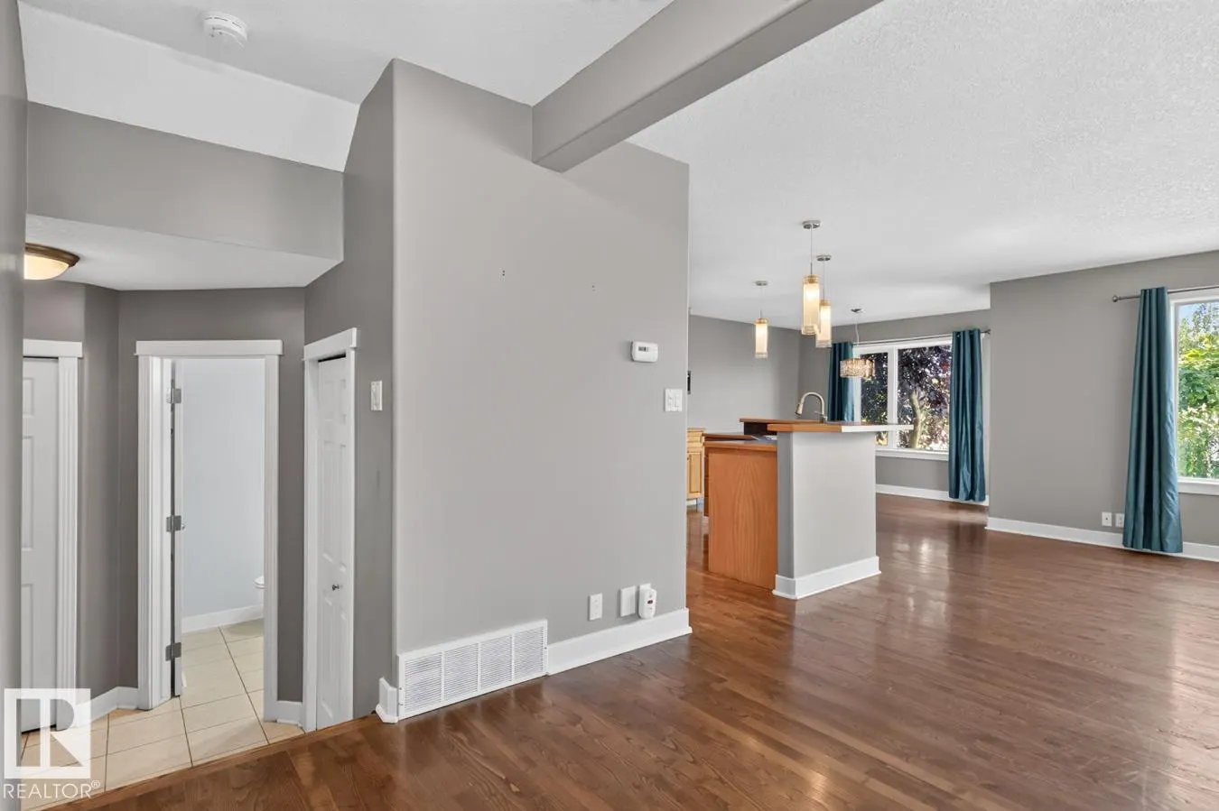 18 CASCADE Crescent