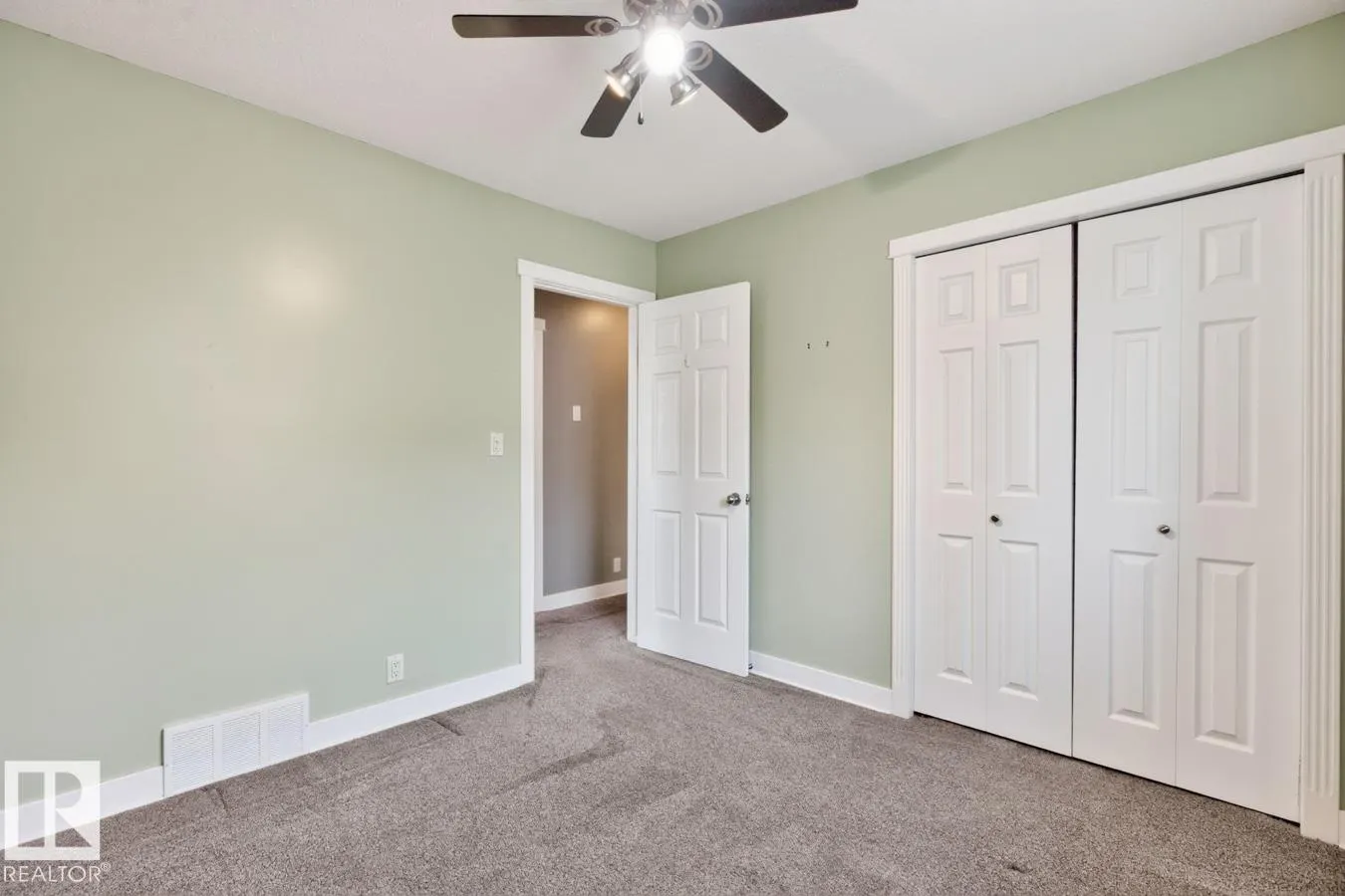 18 CASCADE Crescent