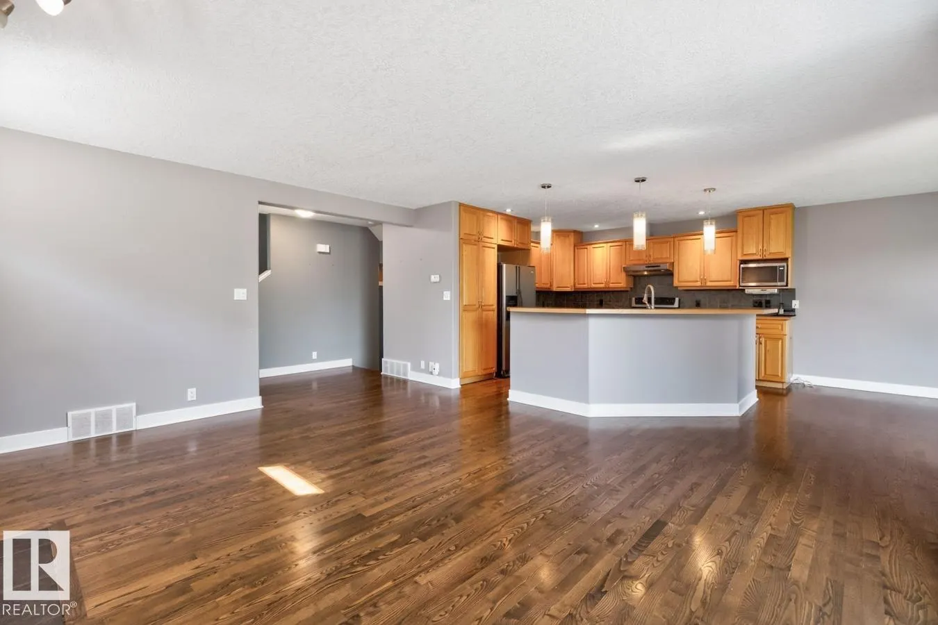 18 CASCADE Crescent