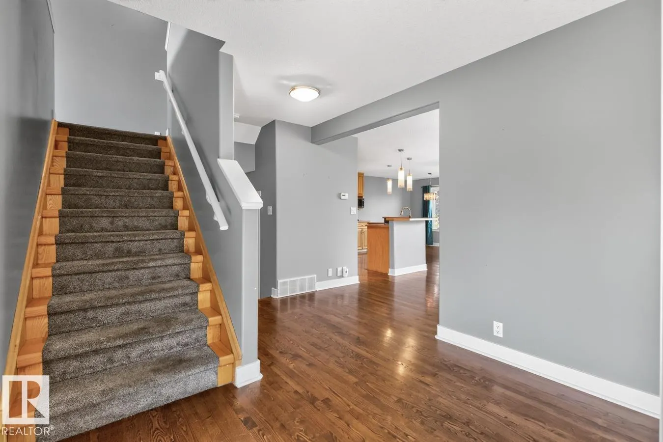 18 CASCADE Crescent