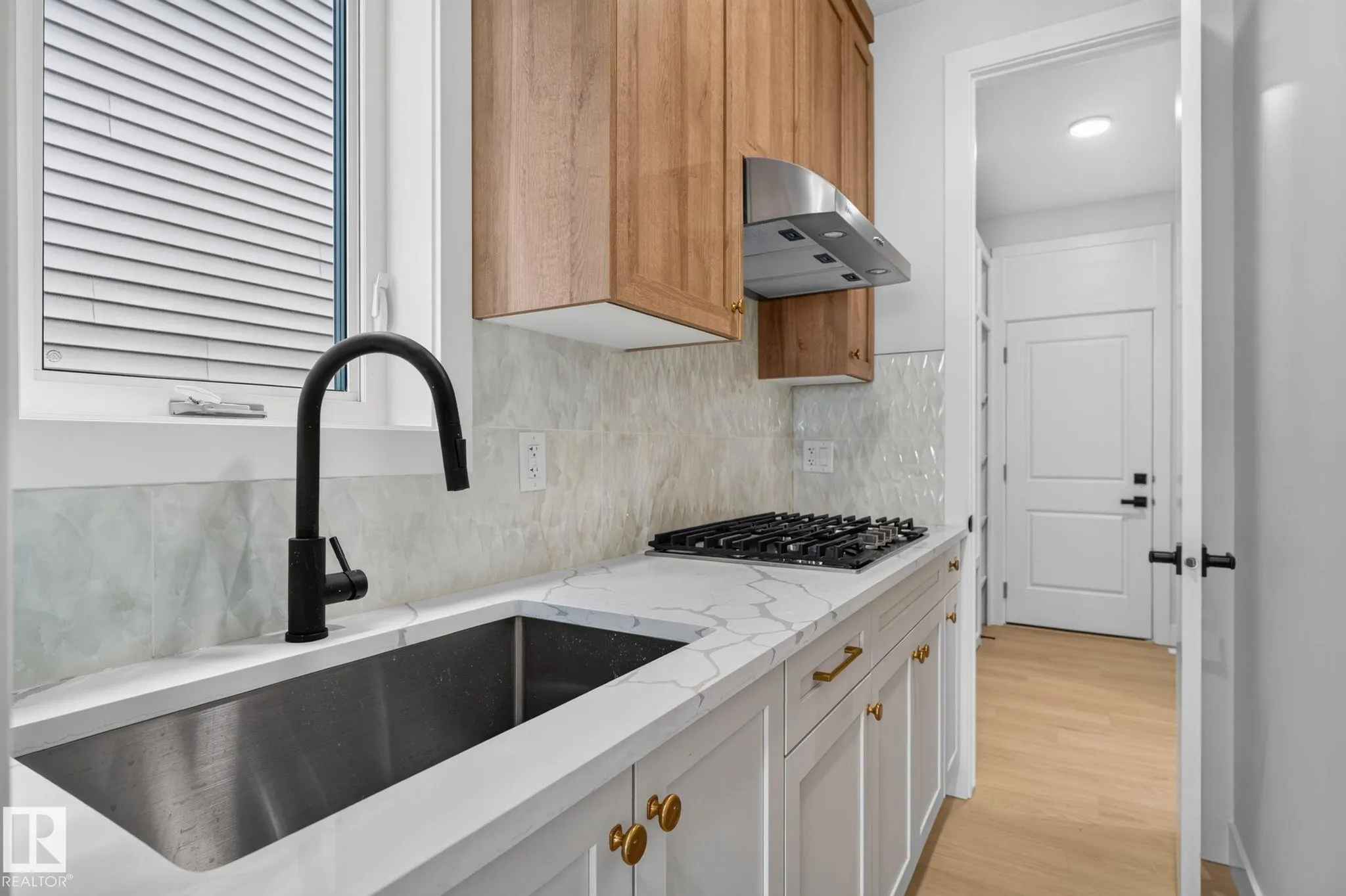 4272 Charles Close