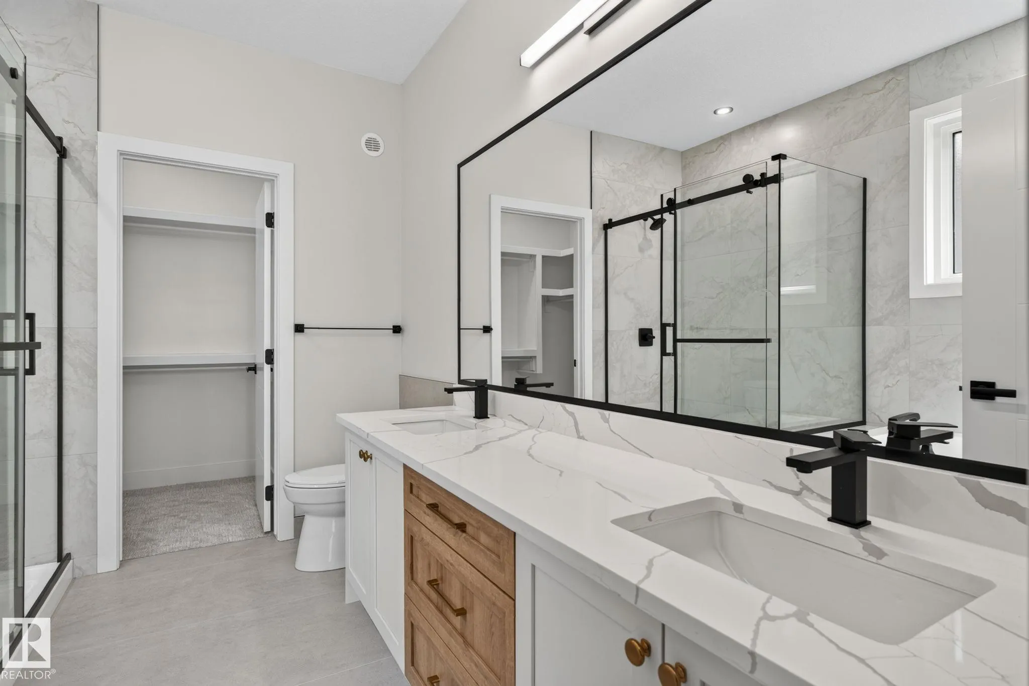 4272 Charles Close
