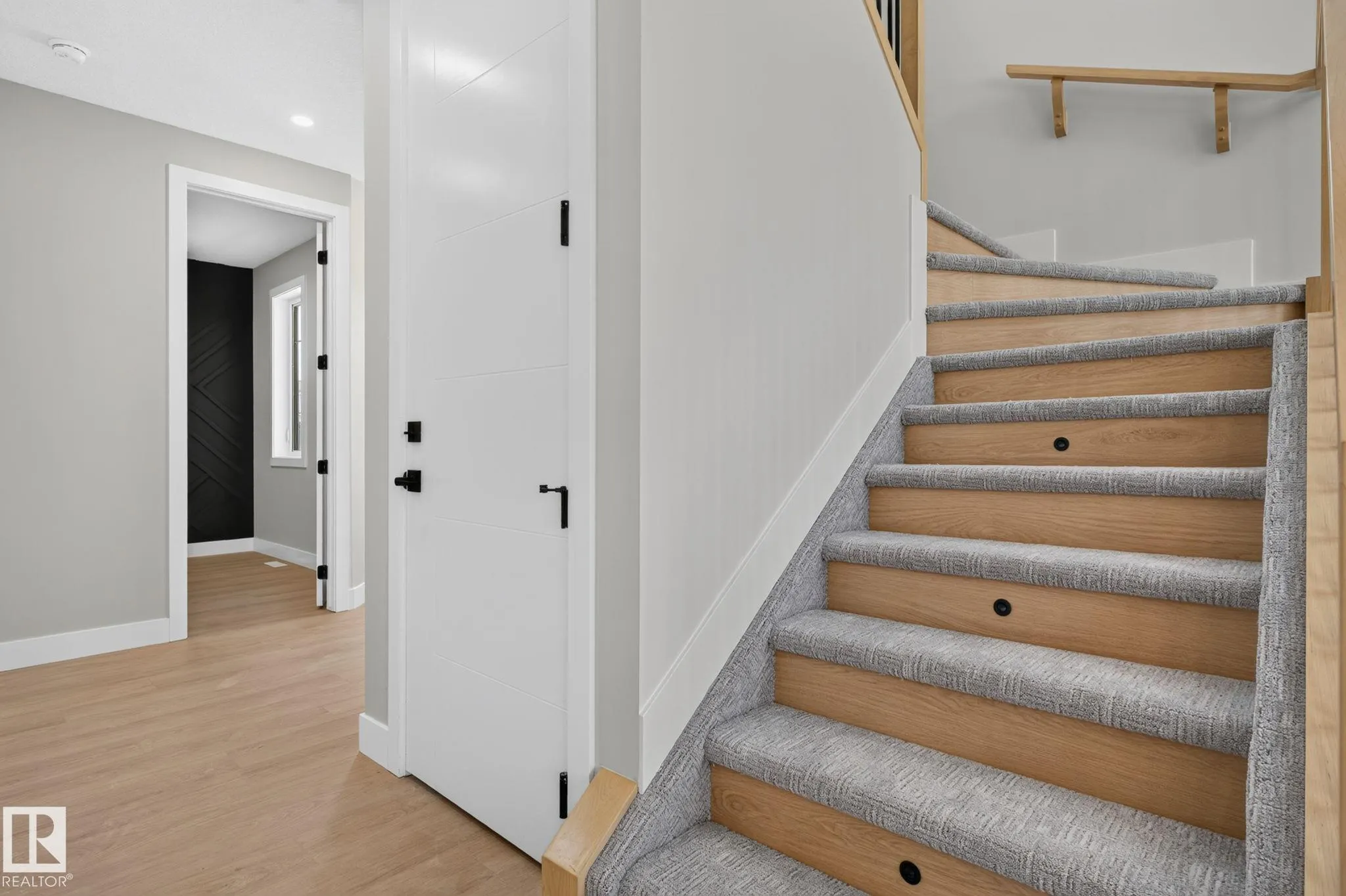 4272 Charles Close