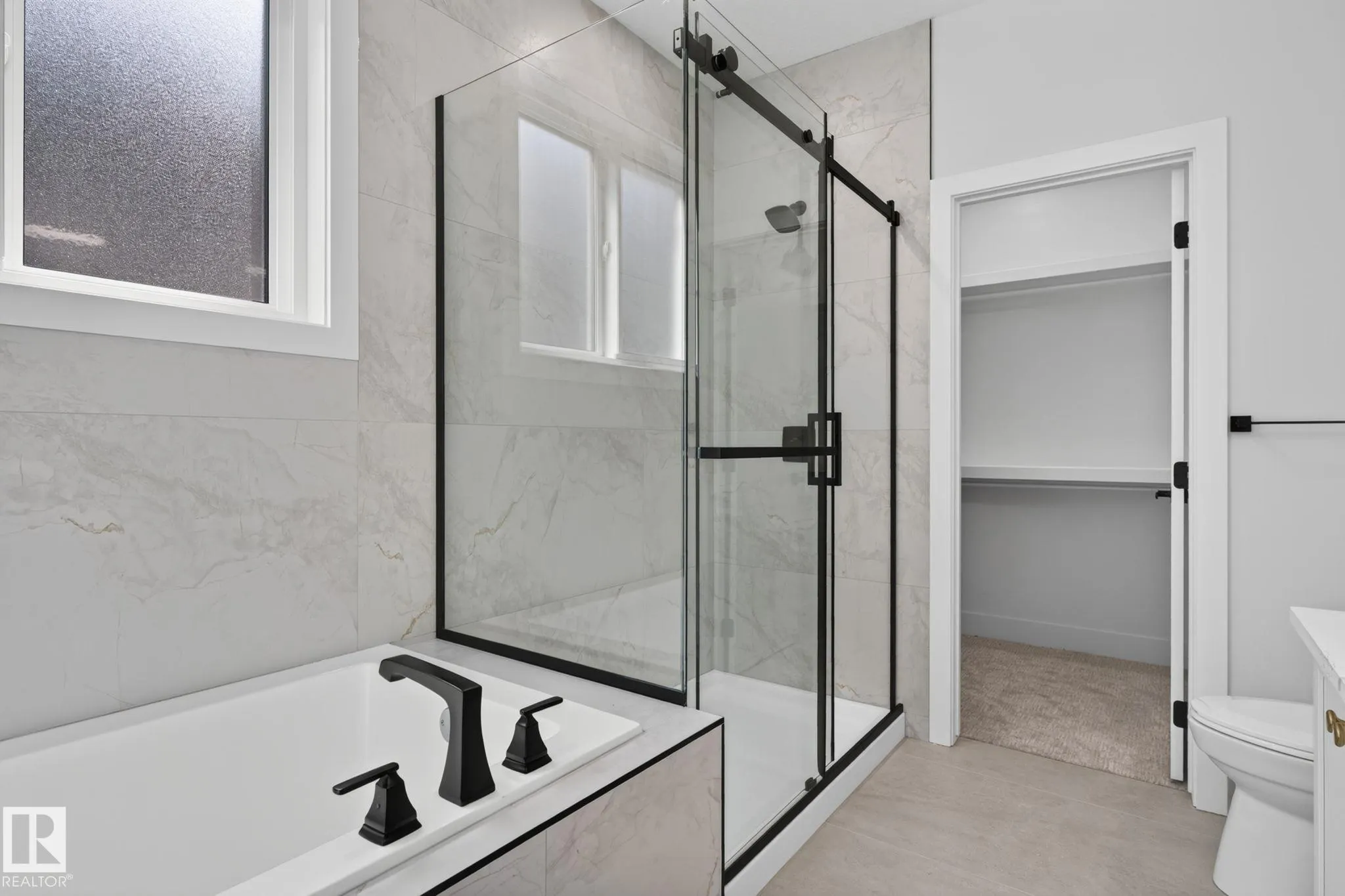 4272 Charles Close