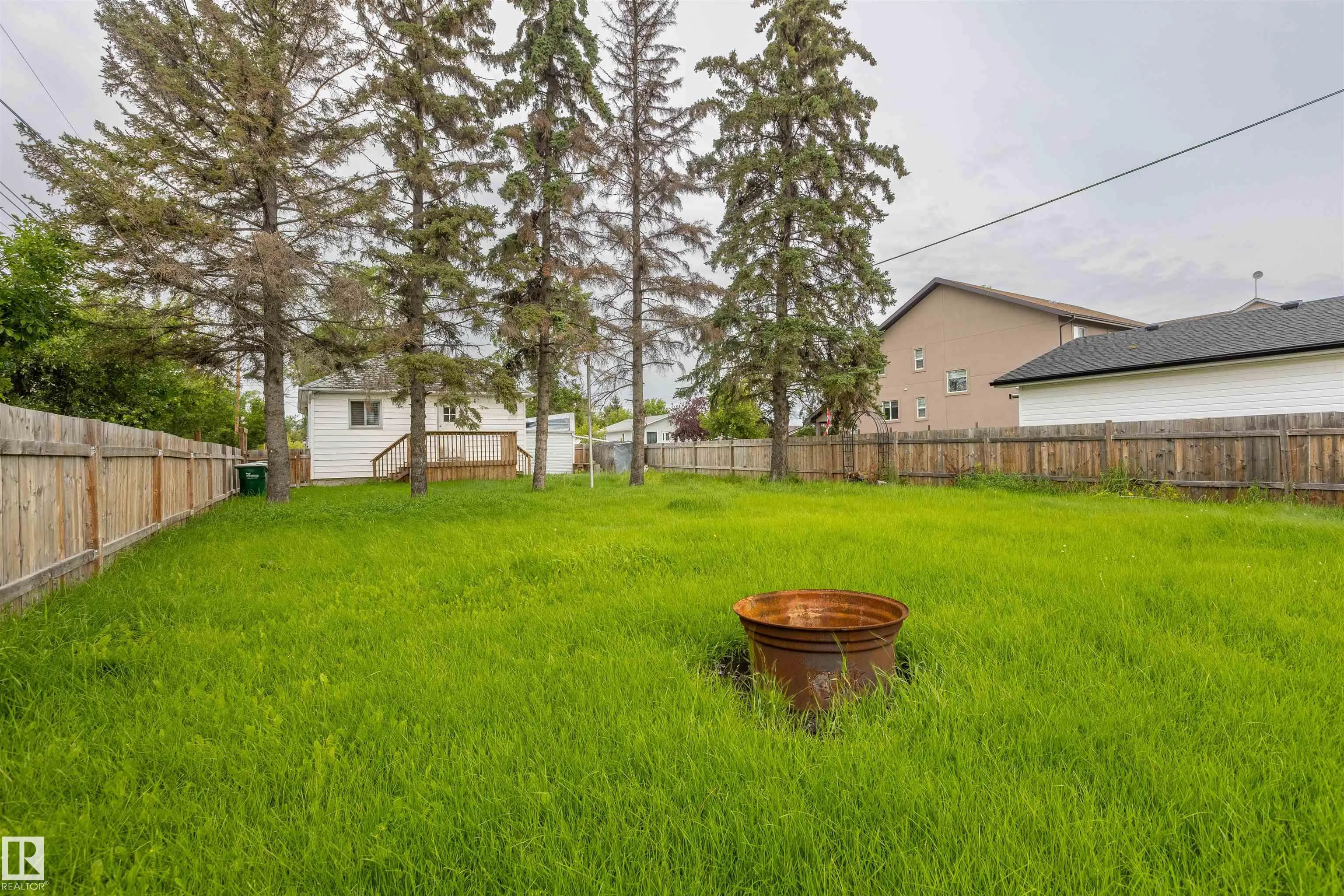 10013 98 Avenue