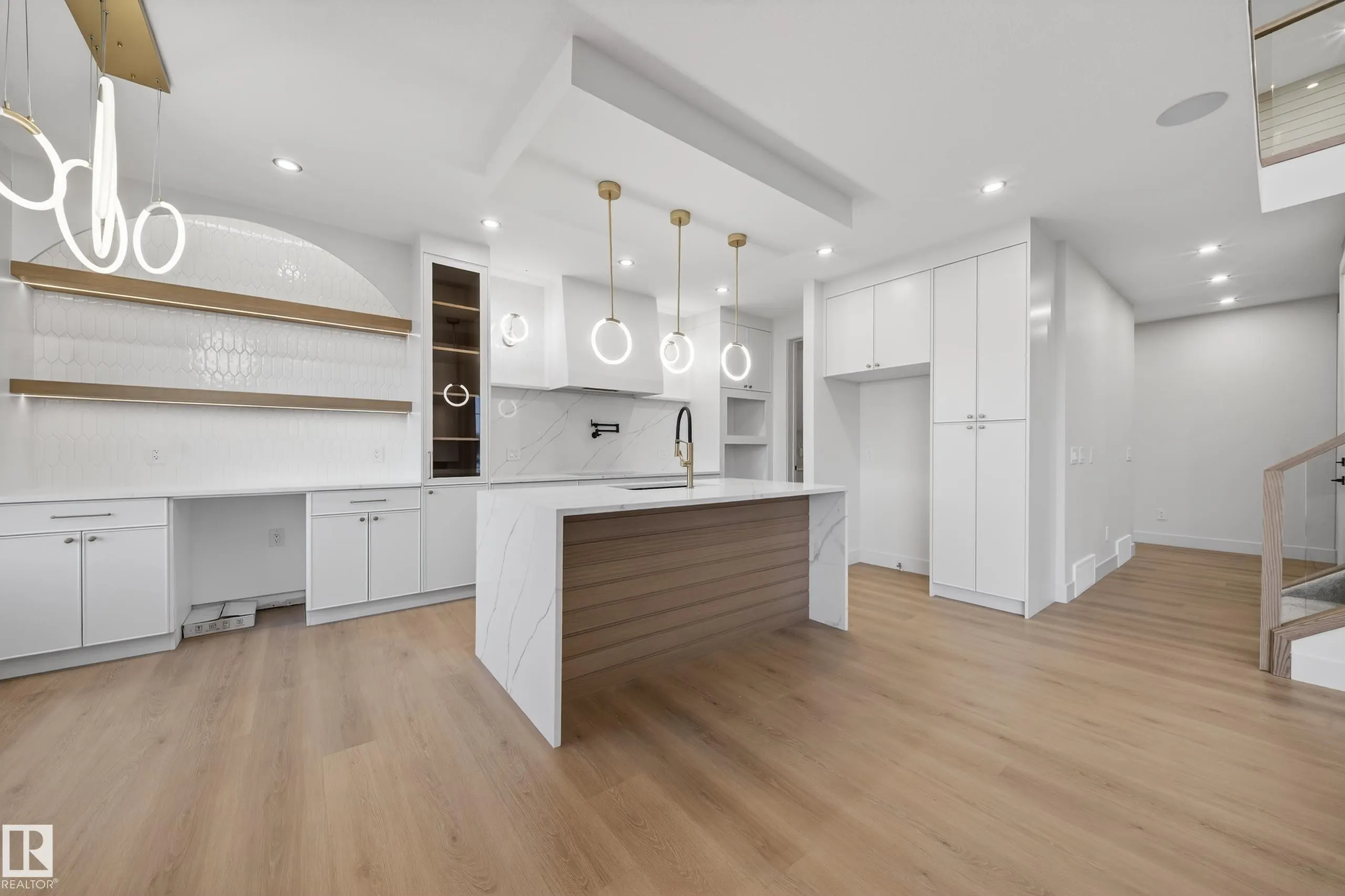4276 CHARLES Close