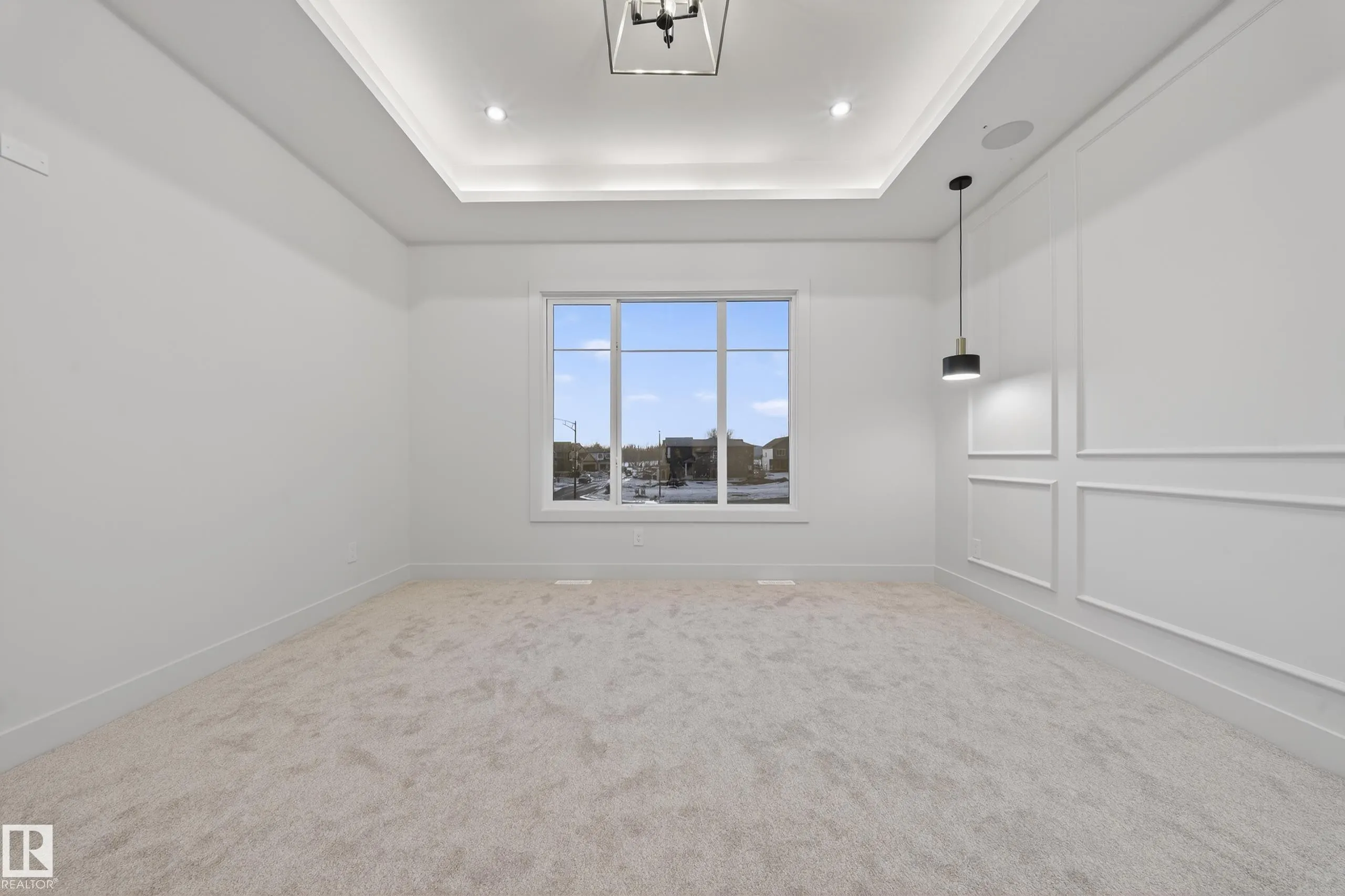 4276 CHARLES Close