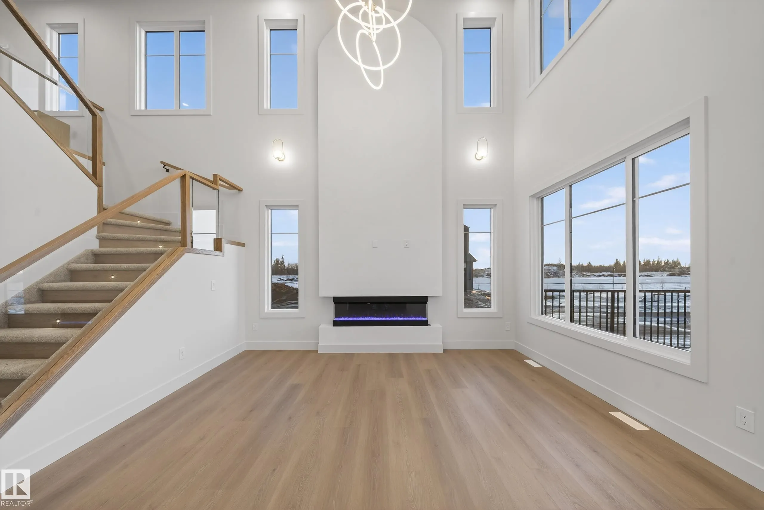 4276 CHARLES Close