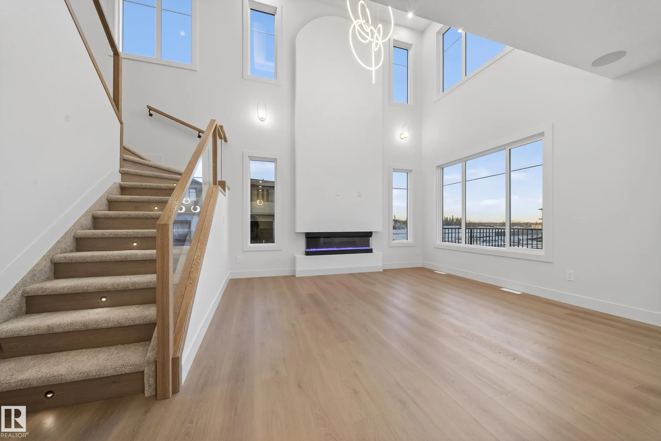 4276 CHARLES Close