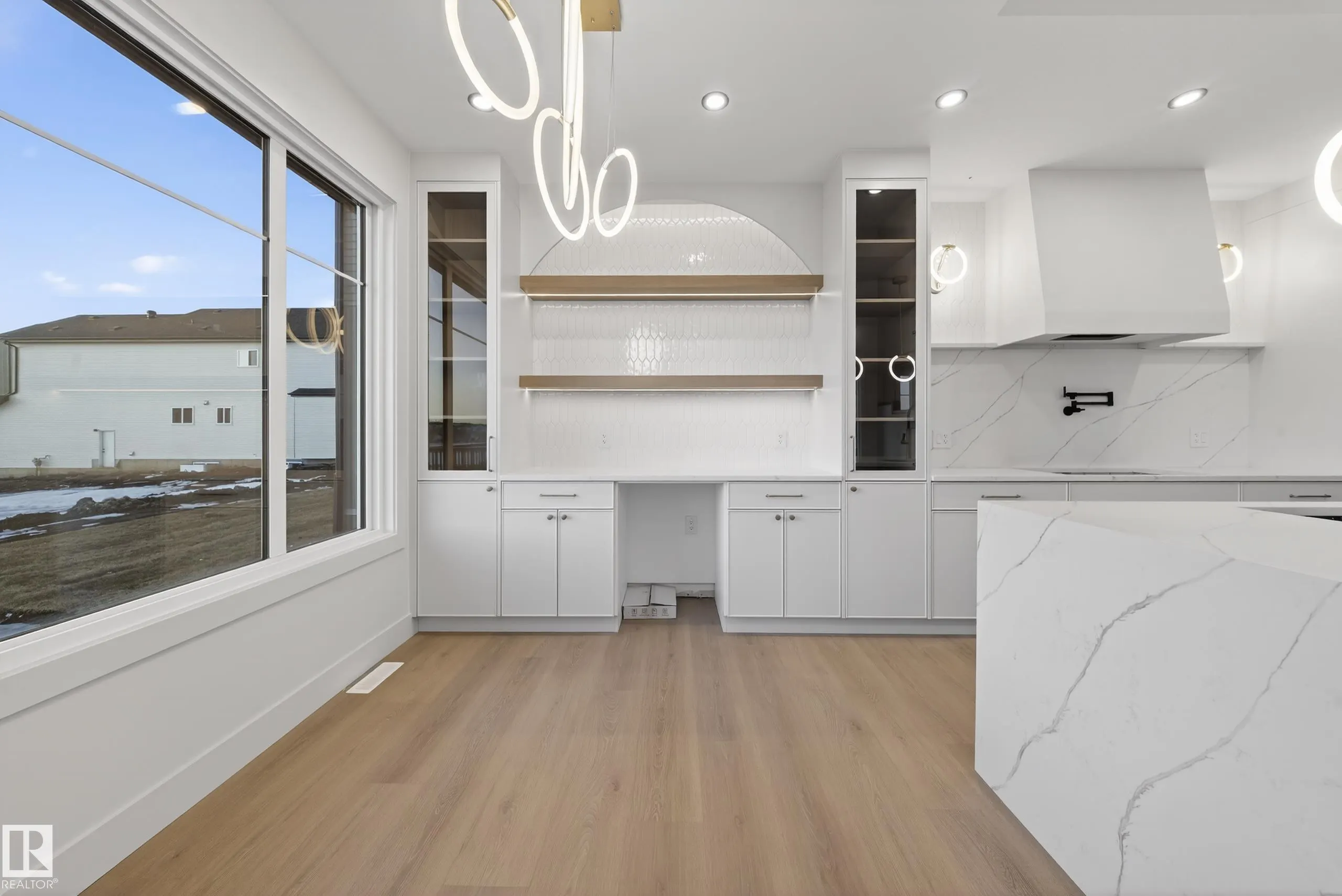 4276 CHARLES Close