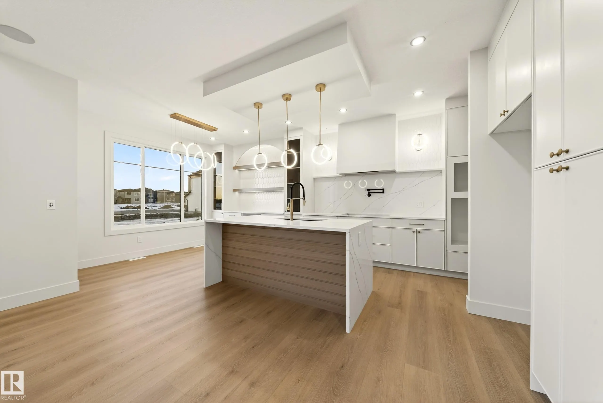 4276 CHARLES Close