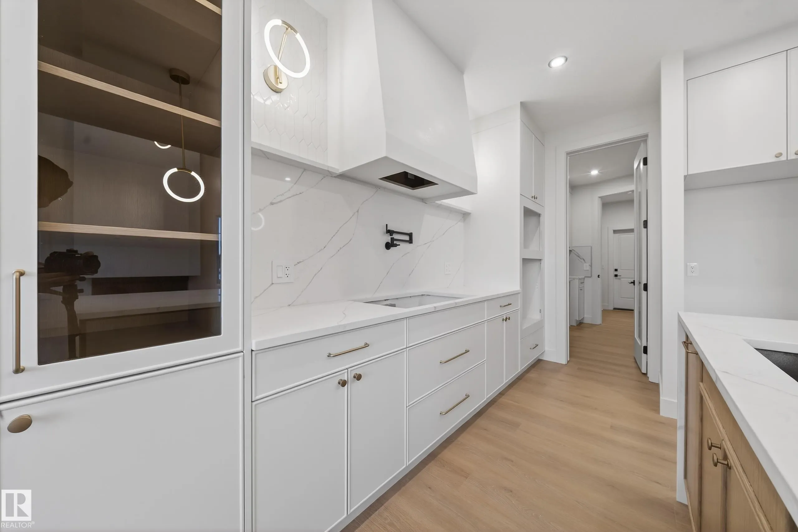 4276 CHARLES Close