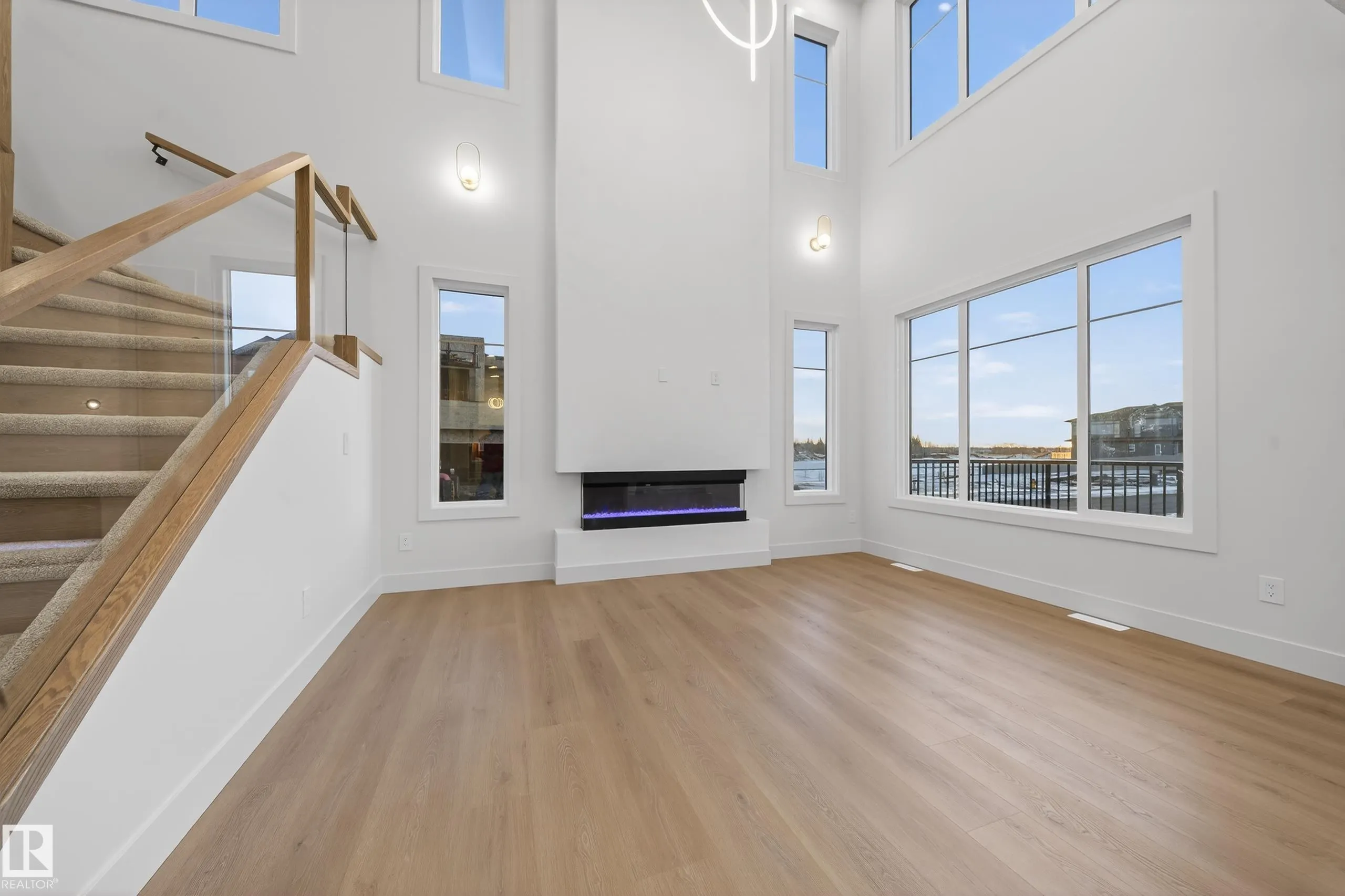 4276 CHARLES Close