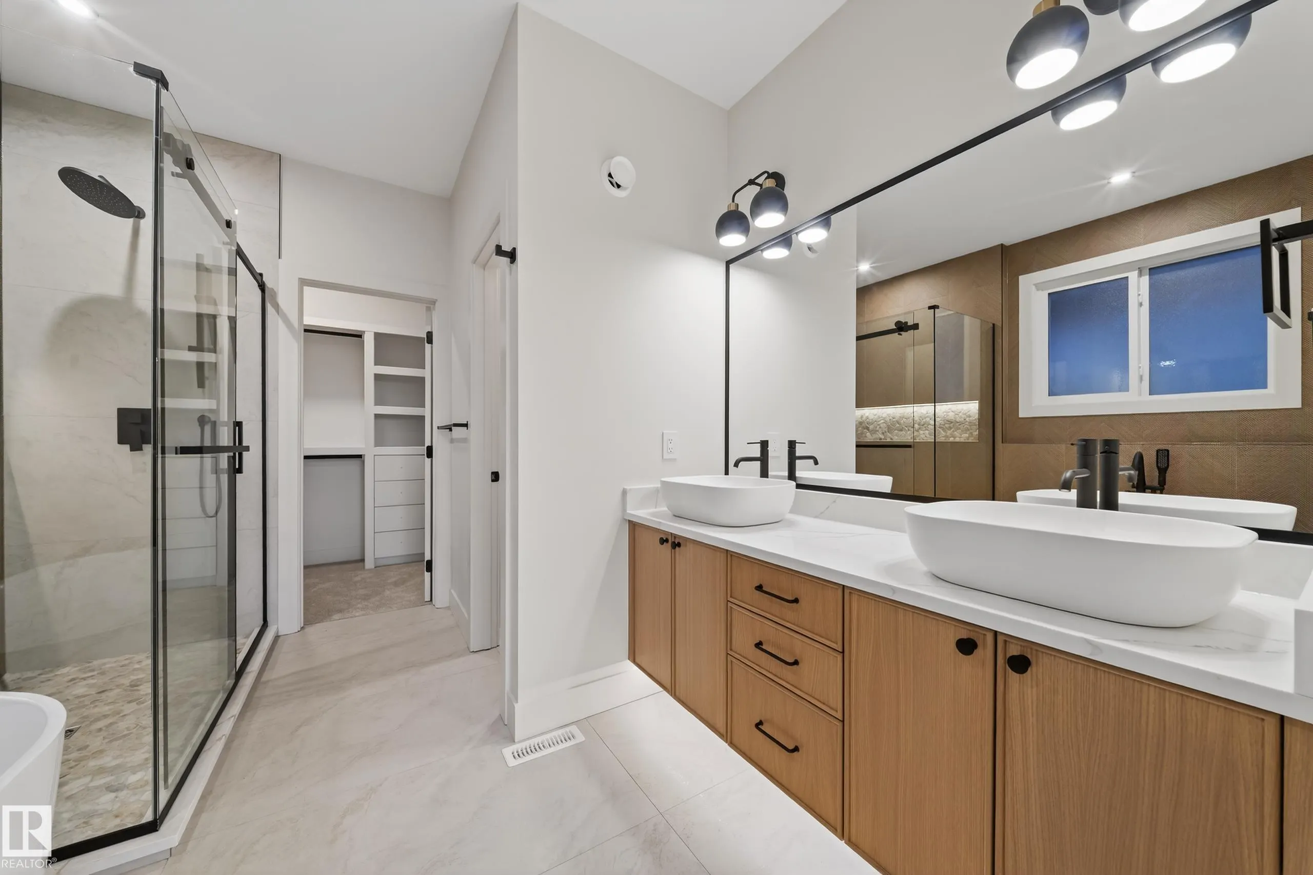 4276 CHARLES Close