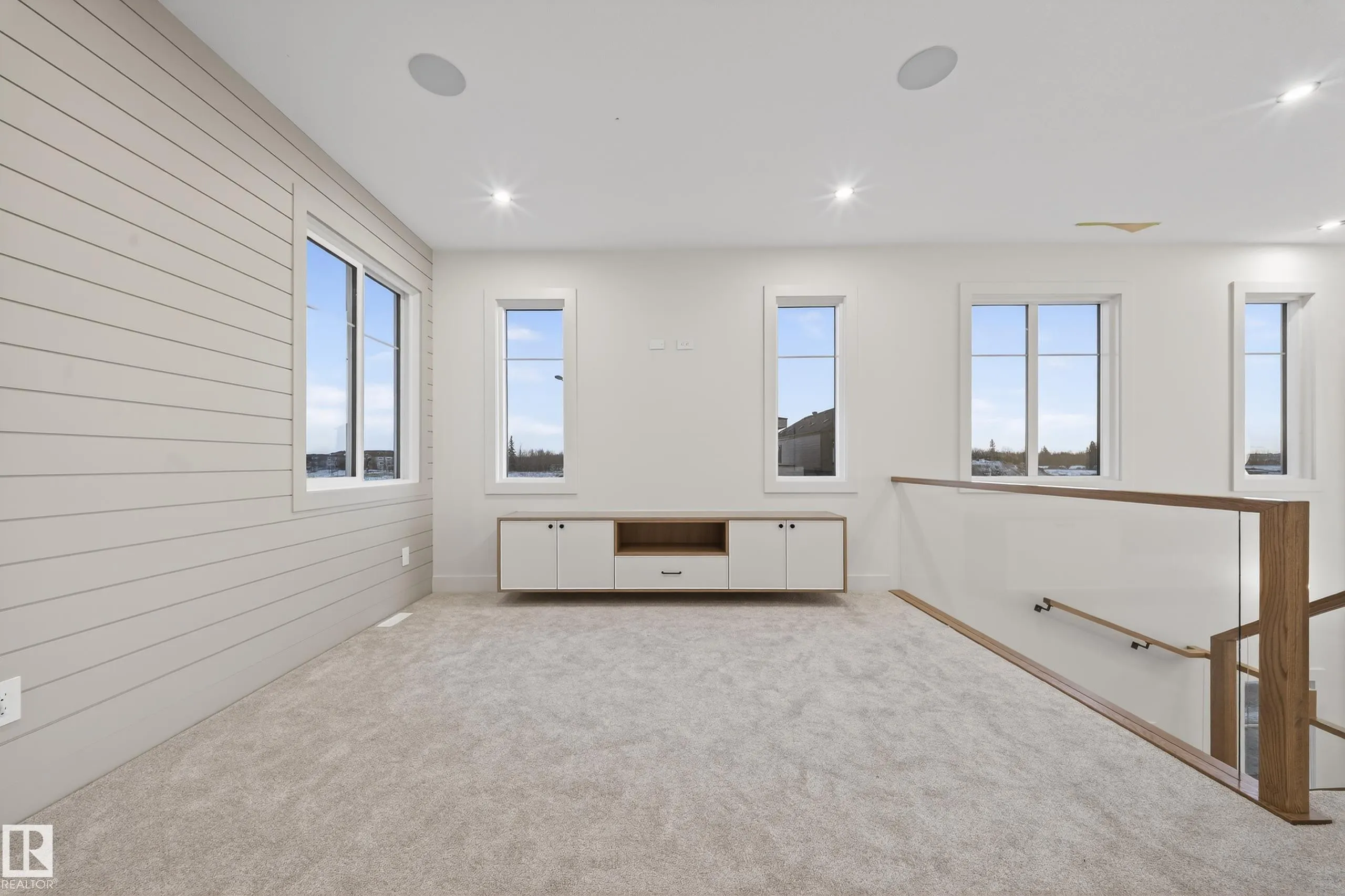 4276 CHARLES Close