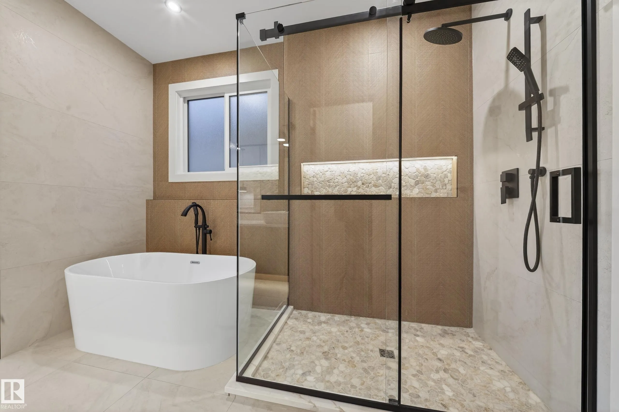 4276 CHARLES Close