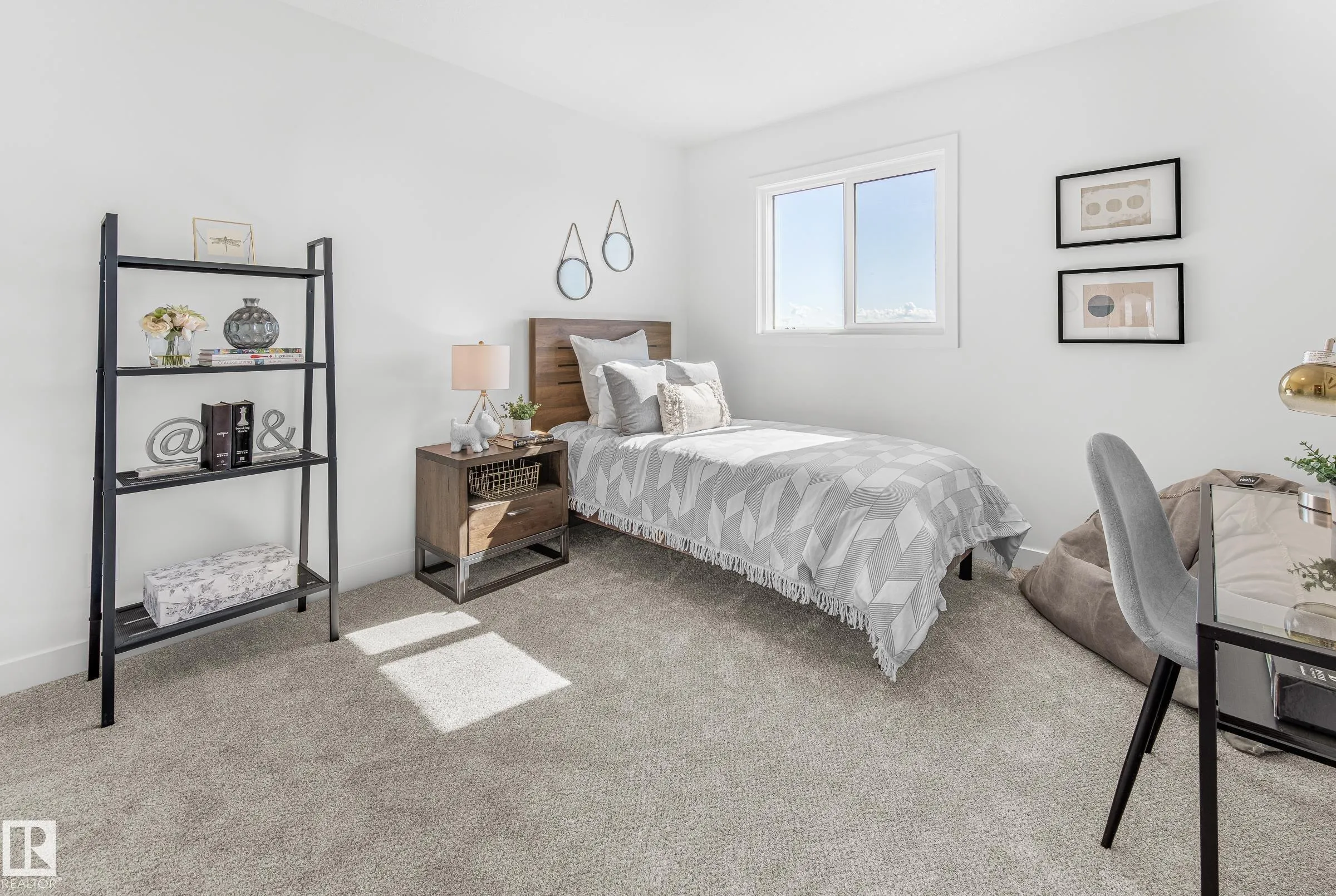 1424 CRISTALL Place