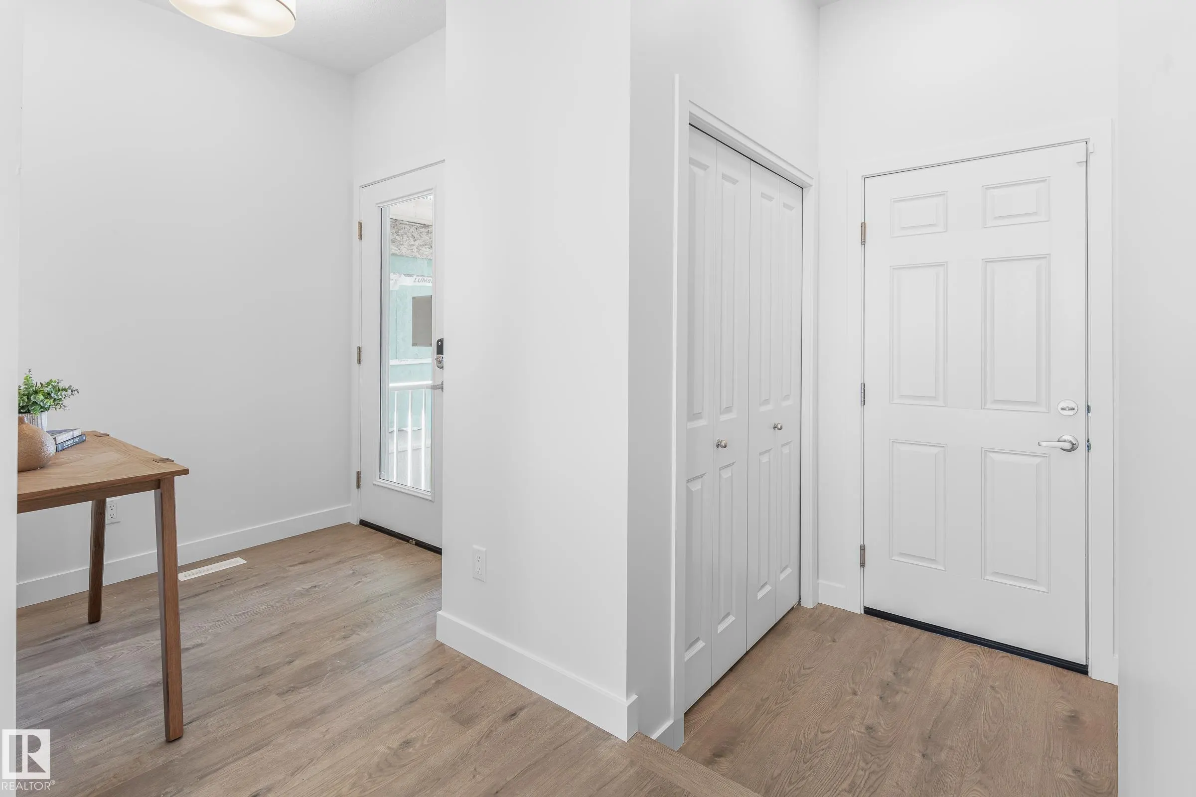 1424 CRISTALL Place
