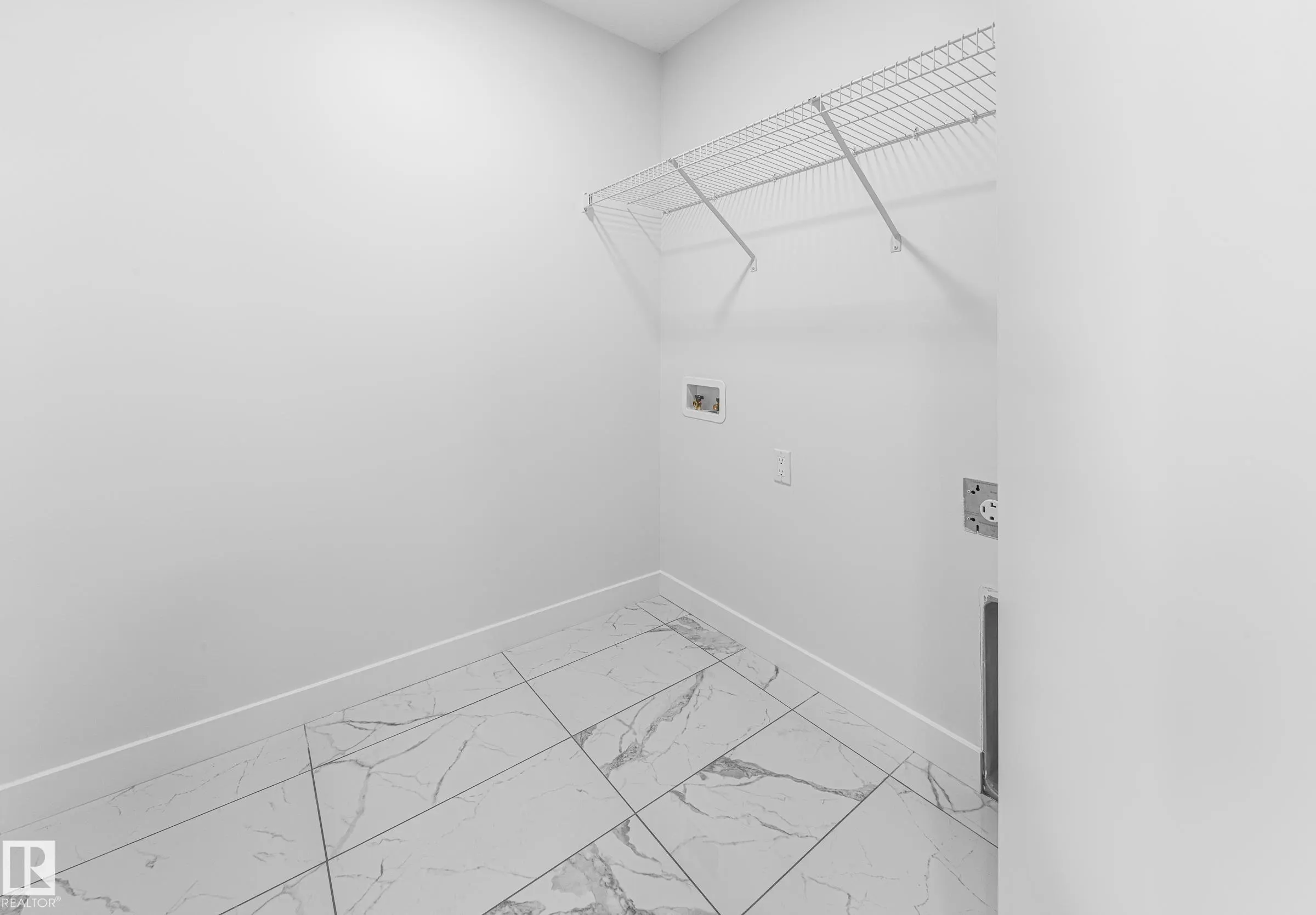 1424 CRISTALL Place