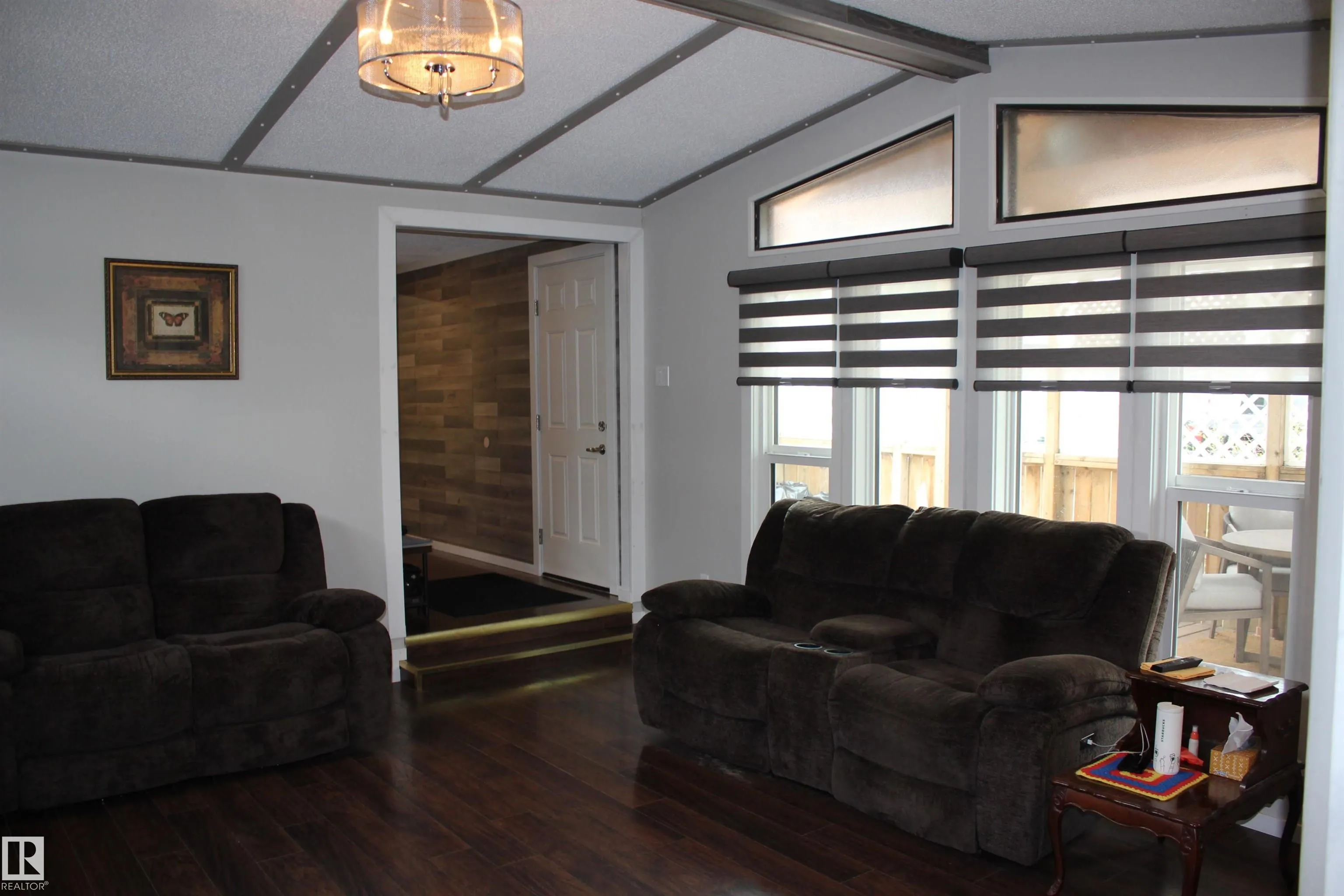 1118 Lakevista Drive