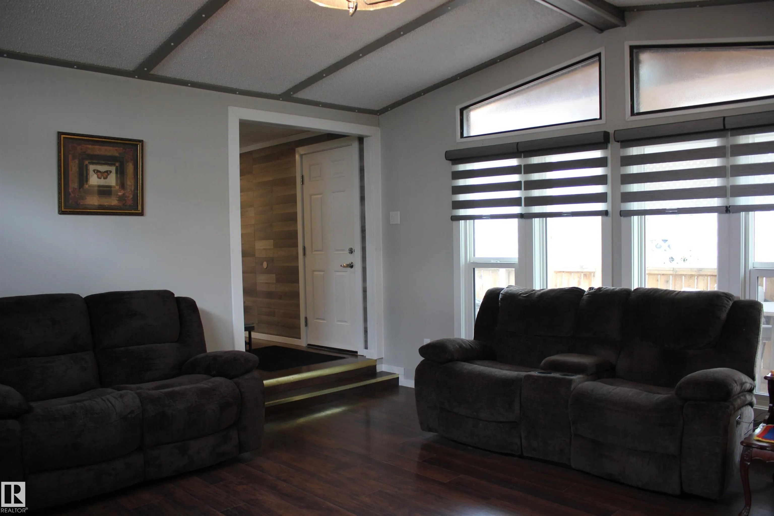 1118 Lakevista Drive