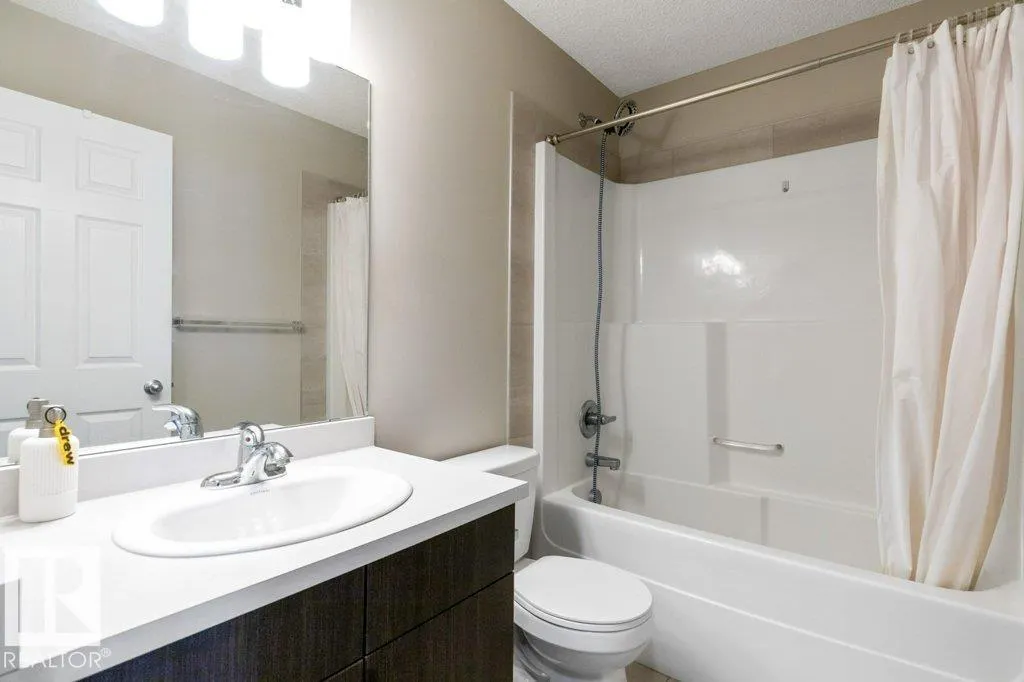 3119 CARPENTER LANDING Landing