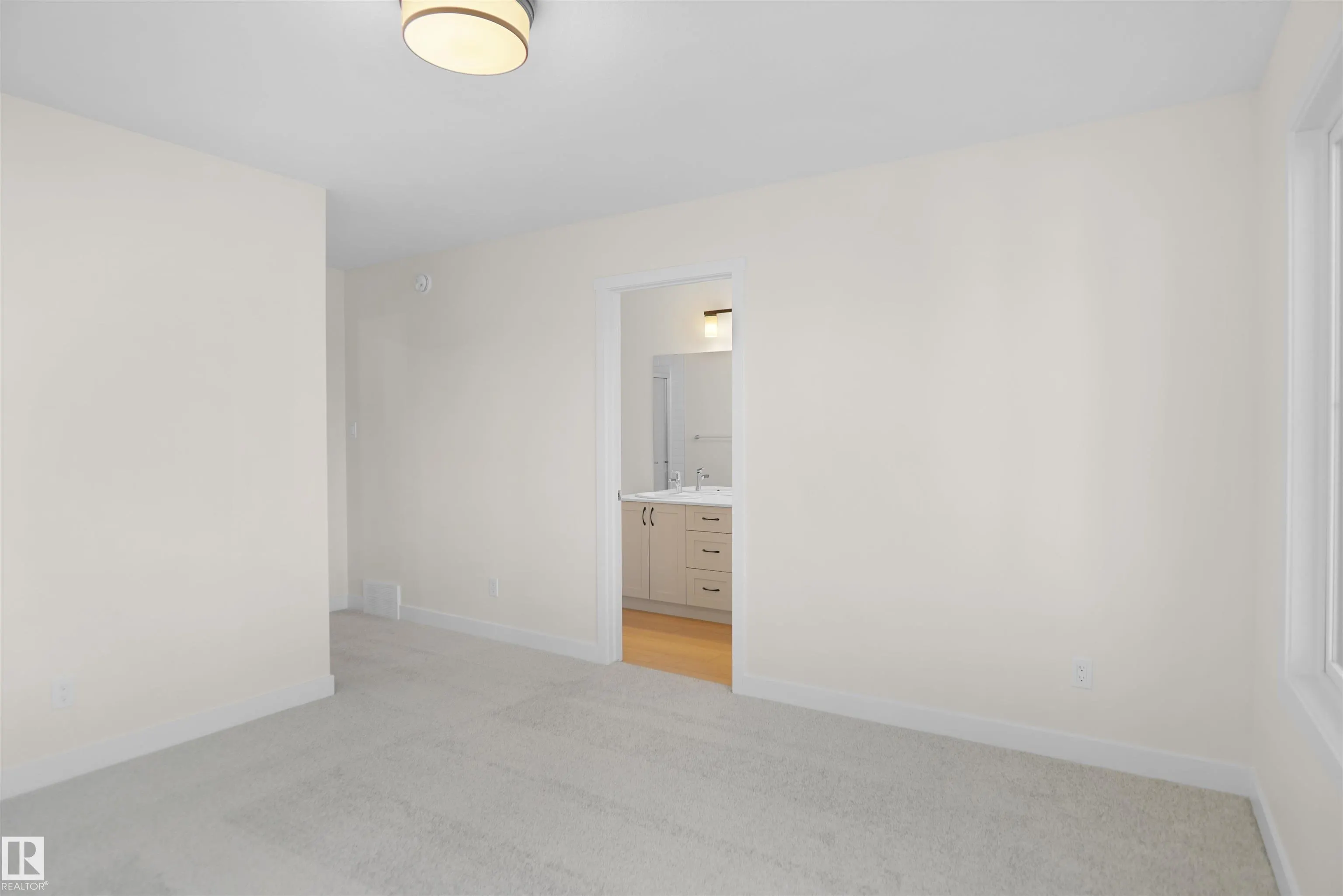 33 Foxtail Road