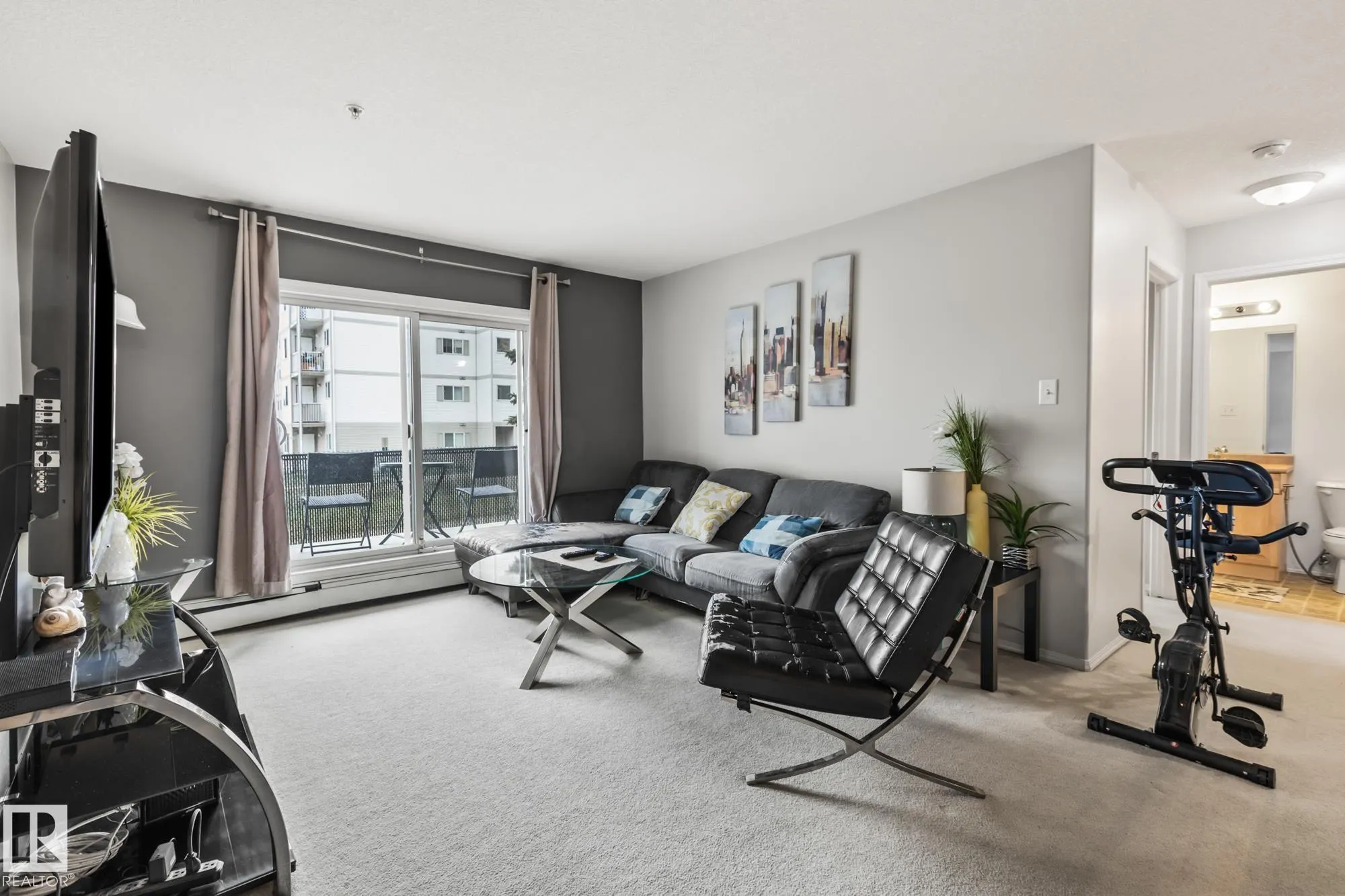 50 Woodsmere Close